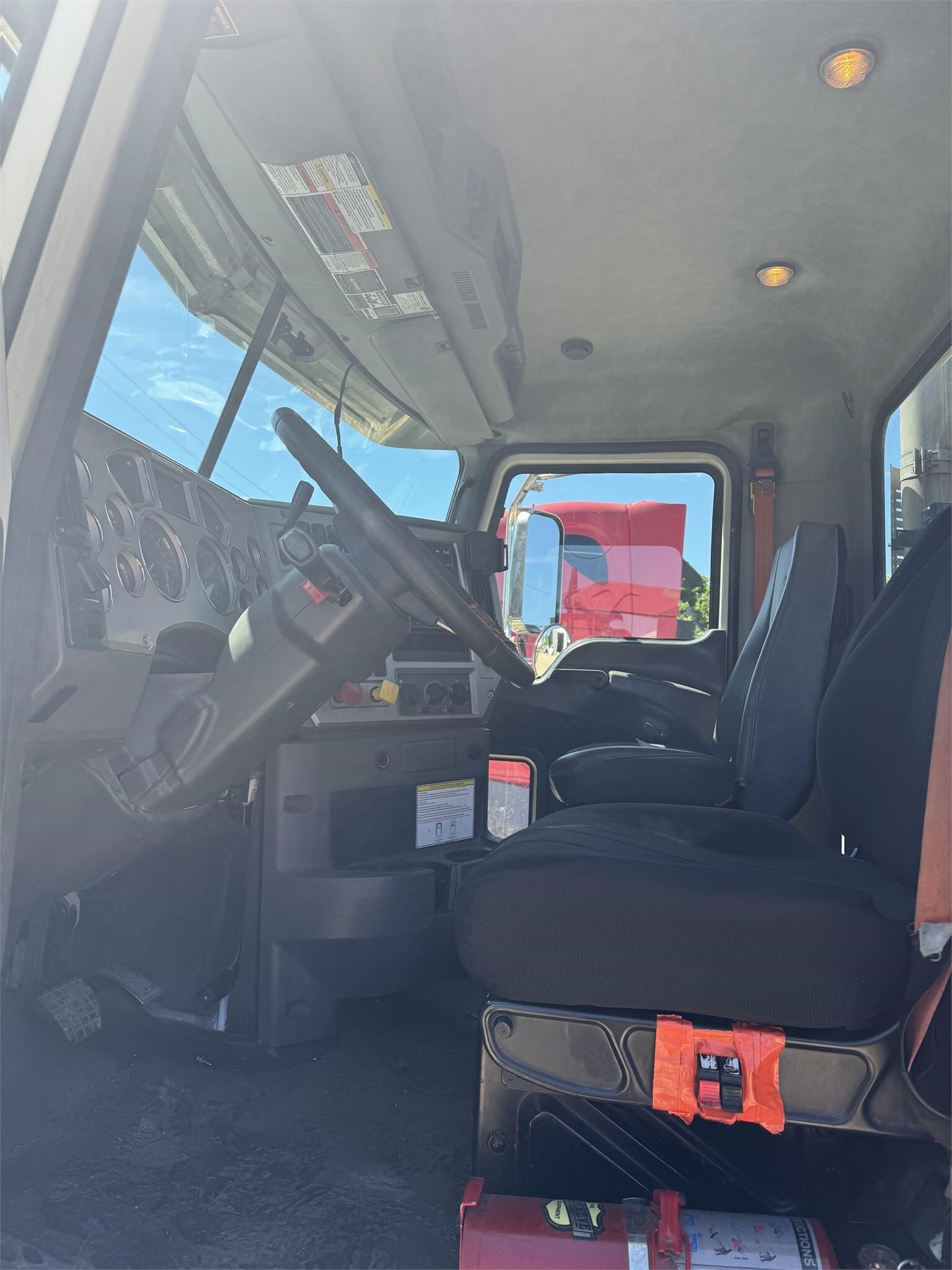 2017 Mack PINNACLE CXU613 Semi Trucks/Trailer