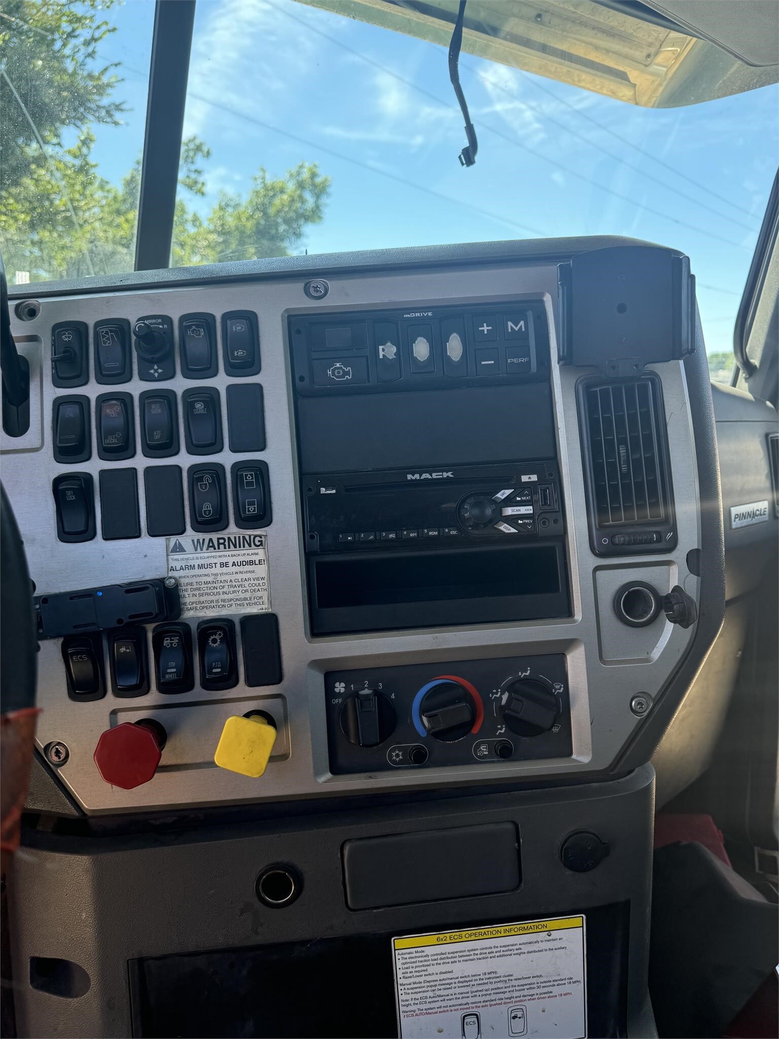 2017 Mack PINNACLE CXU613 Semi Trucks/Trailer