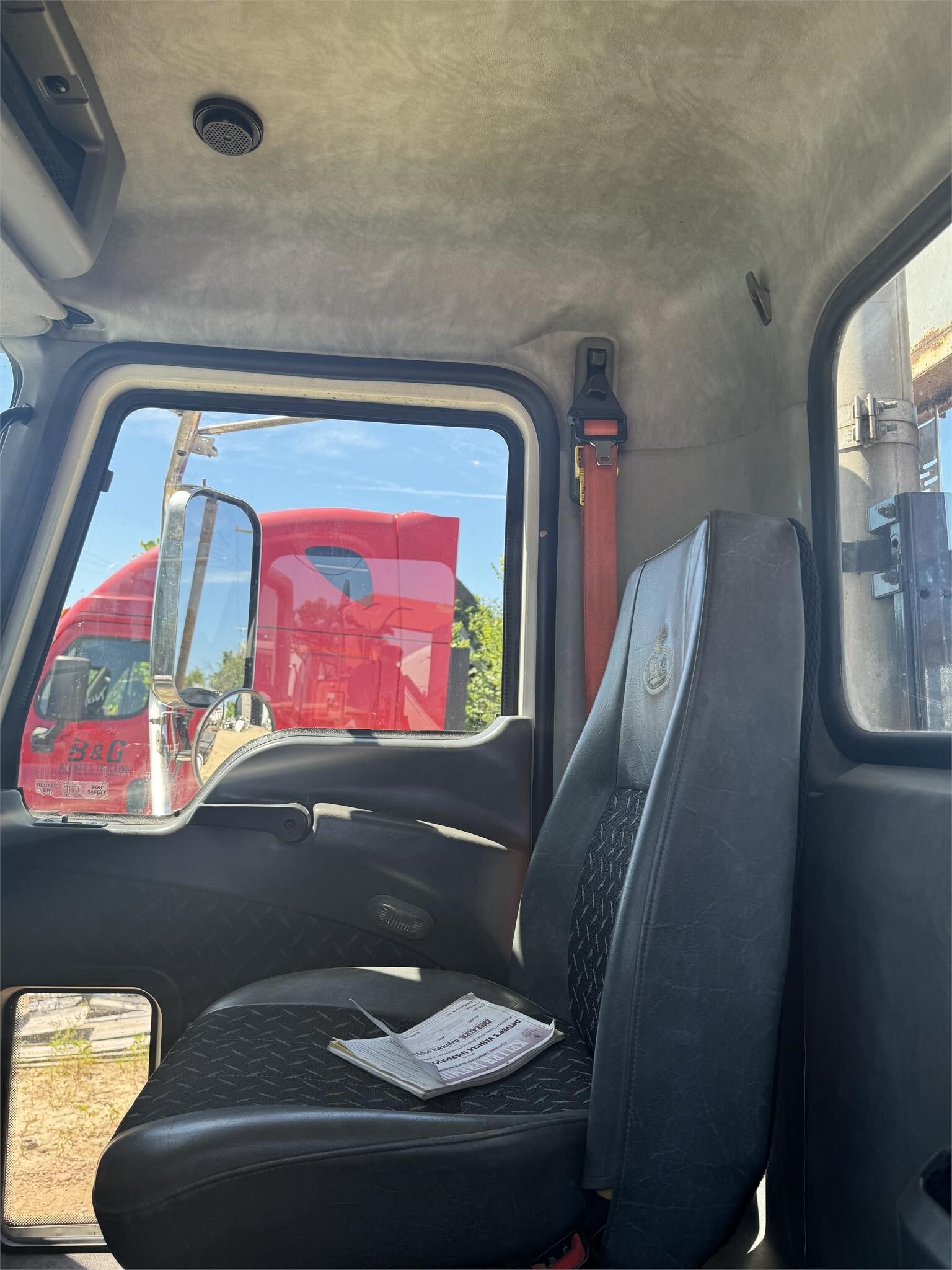 2017 Mack PINNACLE CXU613 Semi Trucks/Trailer