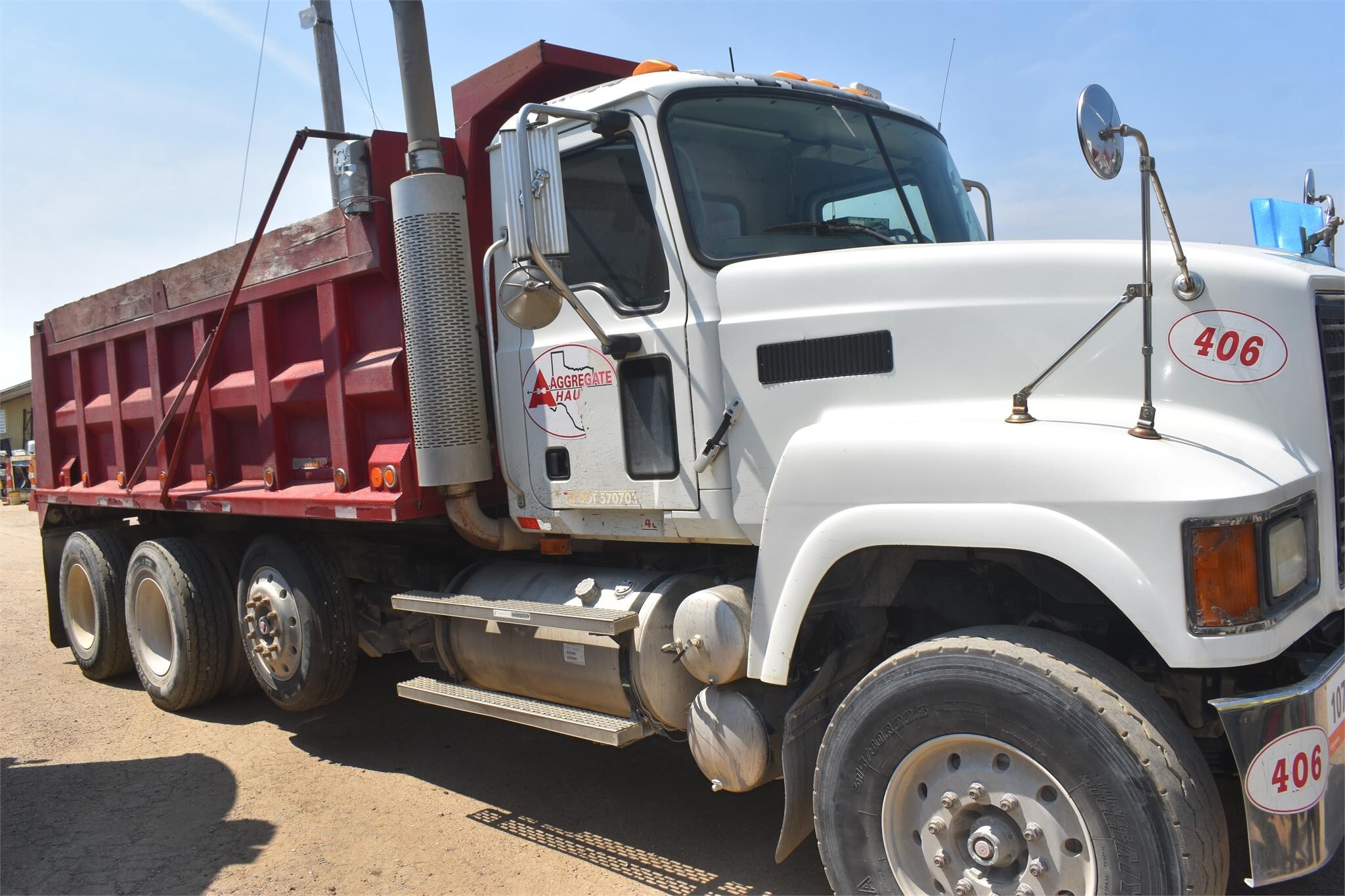 2007 Mack CHN613 Semi Trucks/Trailer