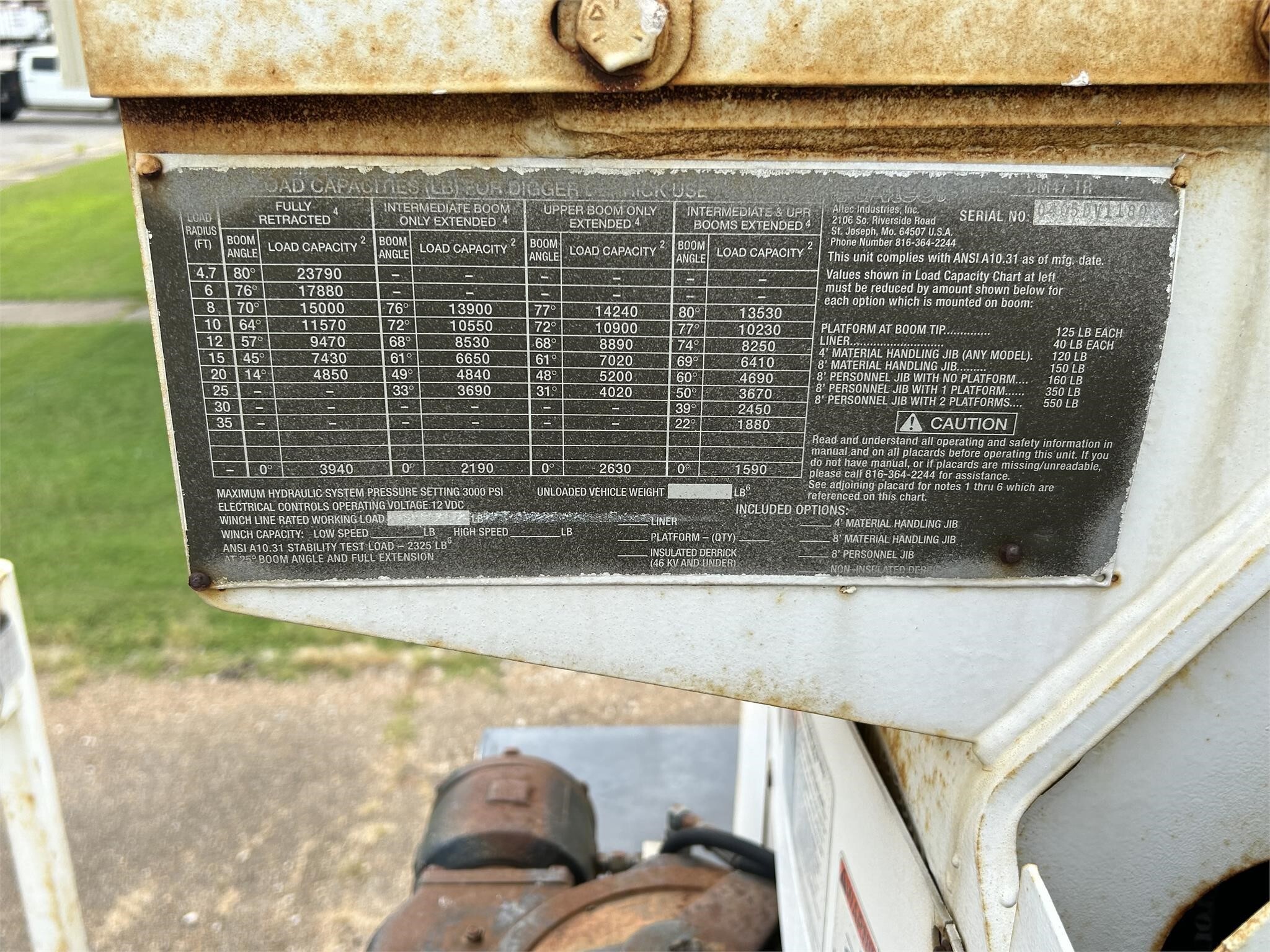 2006 Altec DM47TR Crane