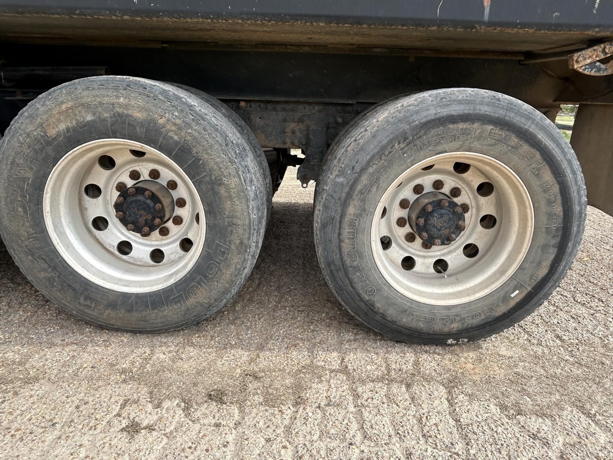 2008 Mack PINNACLE CXU613 Semi Trucks/Trailer