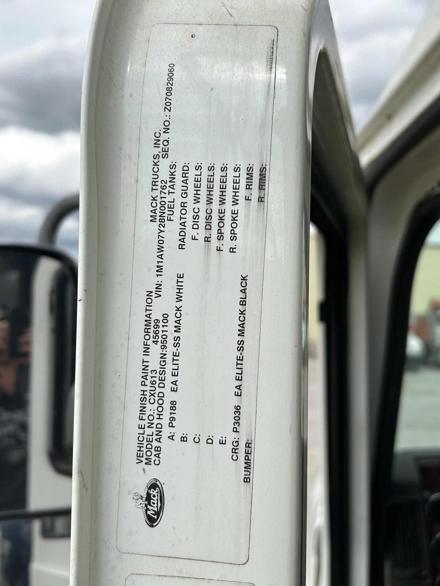 2008 Mack PINNACLE CXU613 Semi Trucks/Trailer