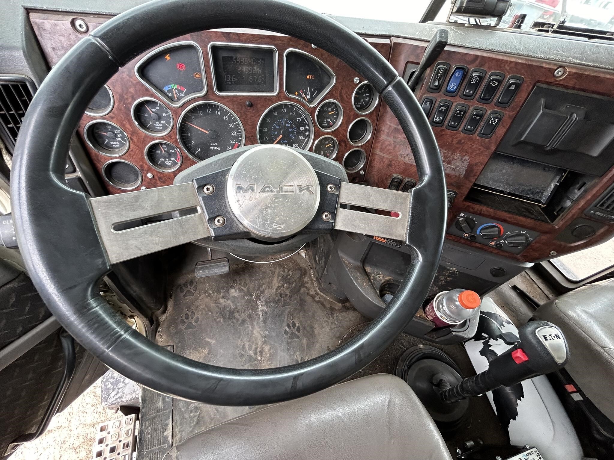 2008 Mack PINNACLE CXU613 Semi Trucks/Trailer