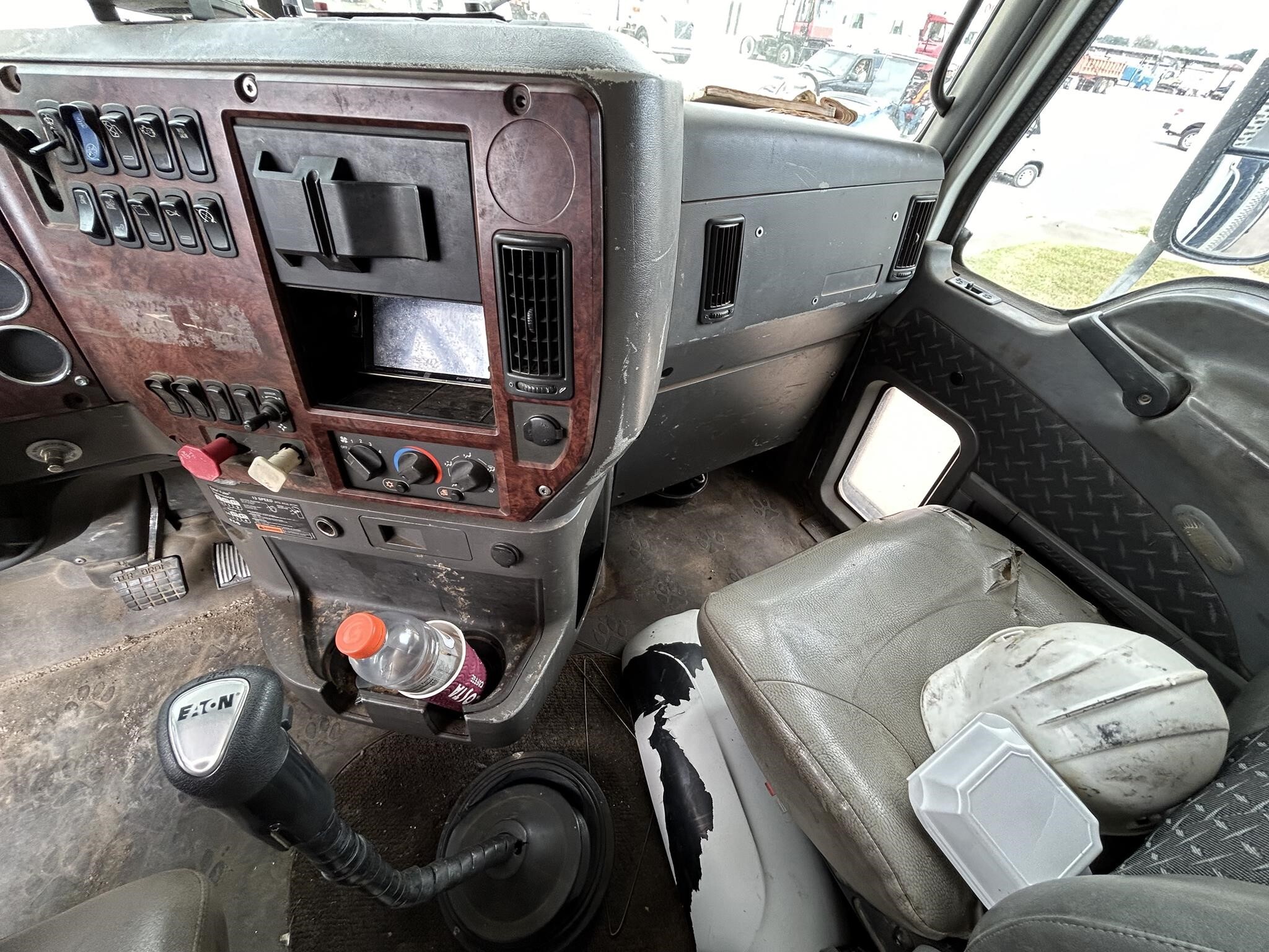 2008 Mack PINNACLE CXU613 Semi Trucks/Trailer