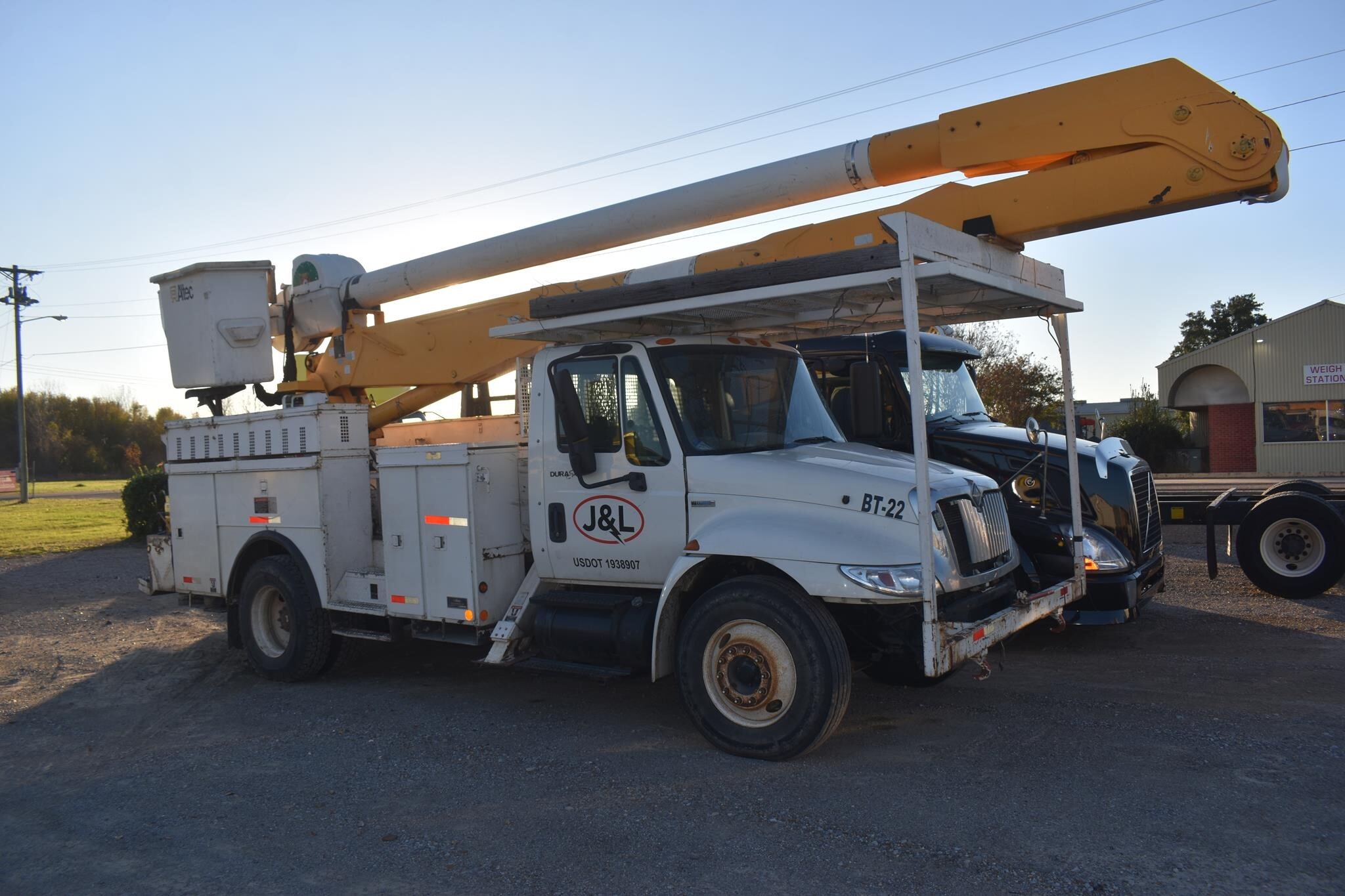 2008 Altec AA755L Crane