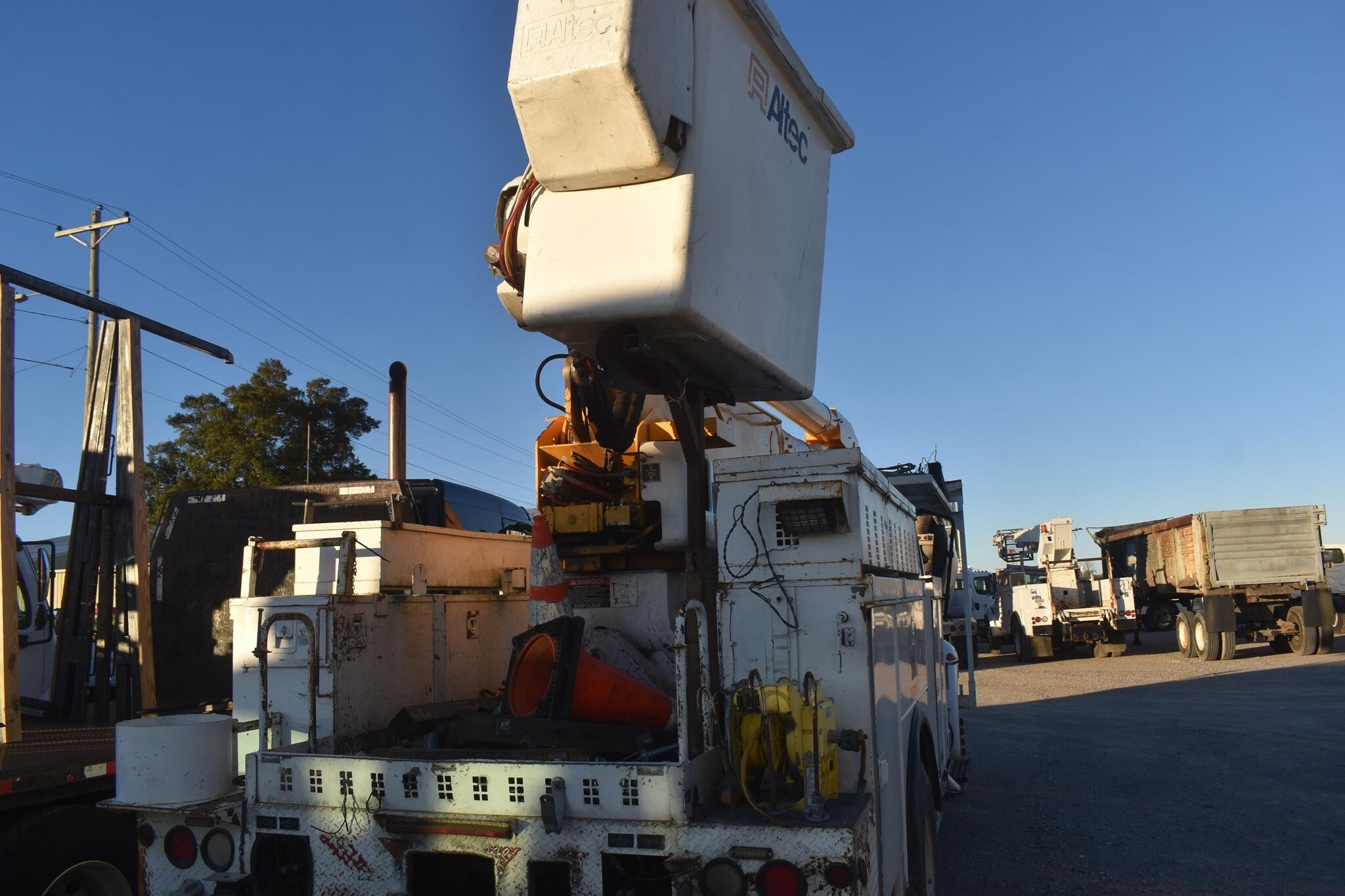 2008 Altec AA755L Crane