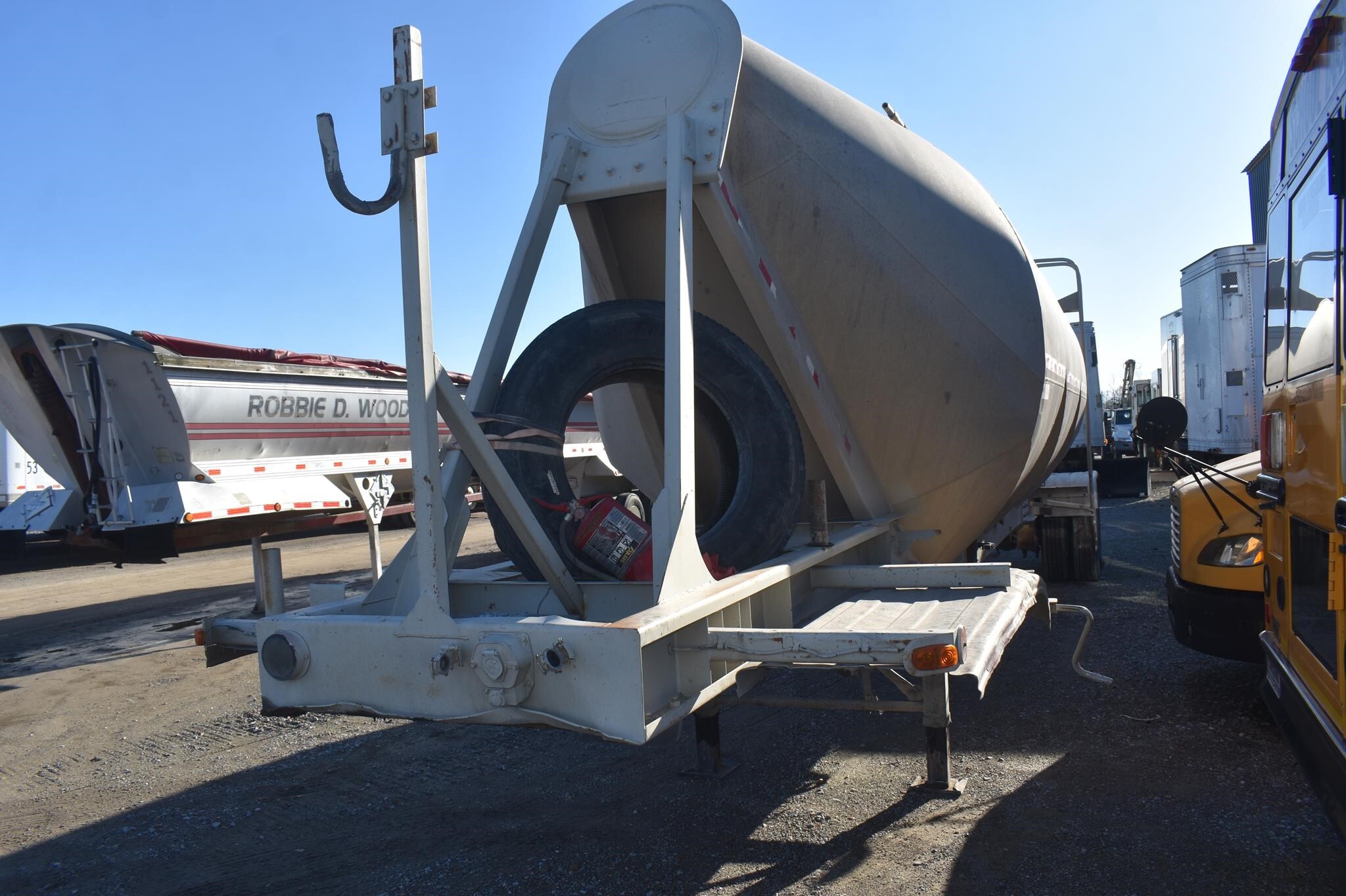 1995 Fruehauf 1200 CUBE Fuel Trucks/Trailer