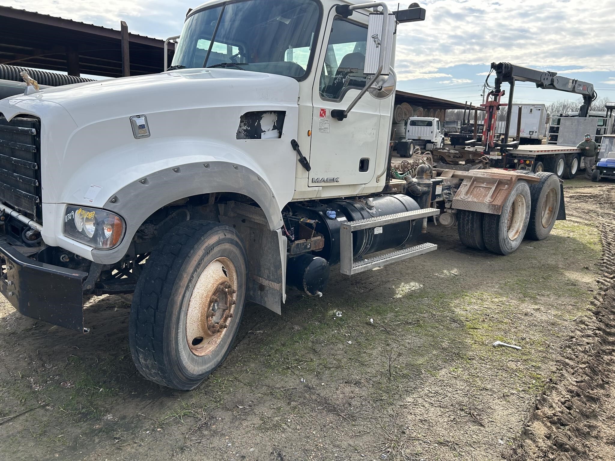 2014 Mack GU713 Semi Trucks/Trailer