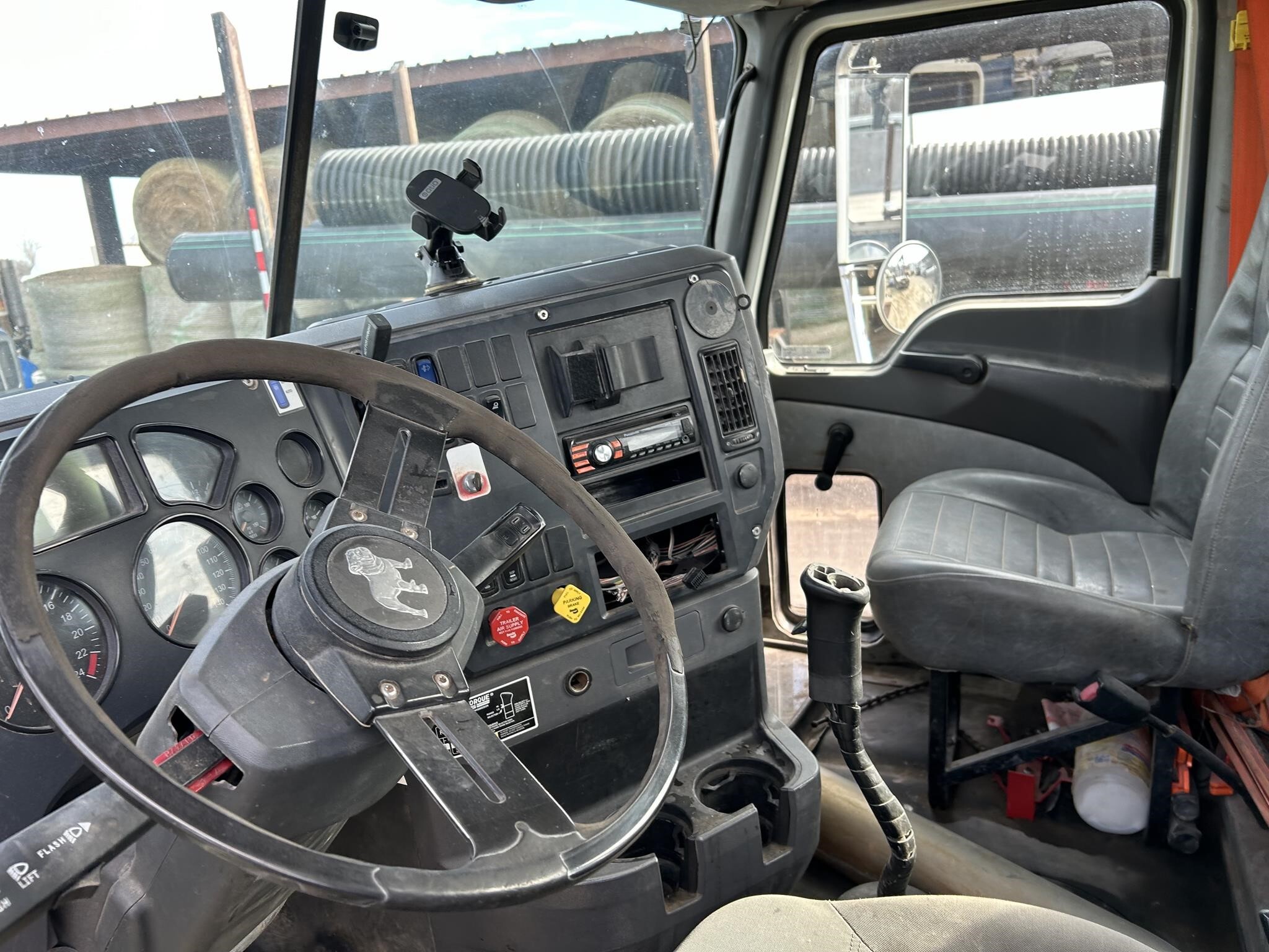 2014 Mack GU713 Semi Trucks/Trailer