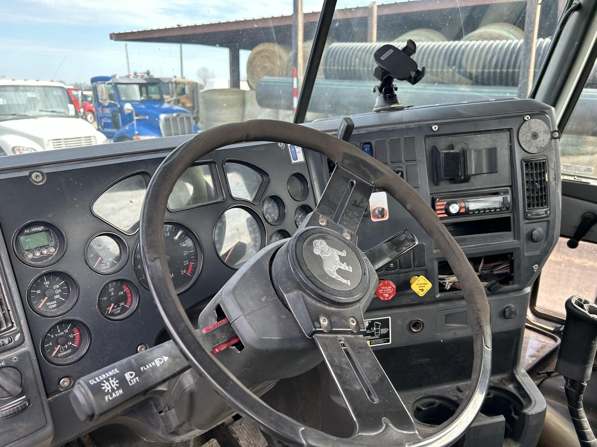 2014 Mack GU713 Semi Trucks/Trailer