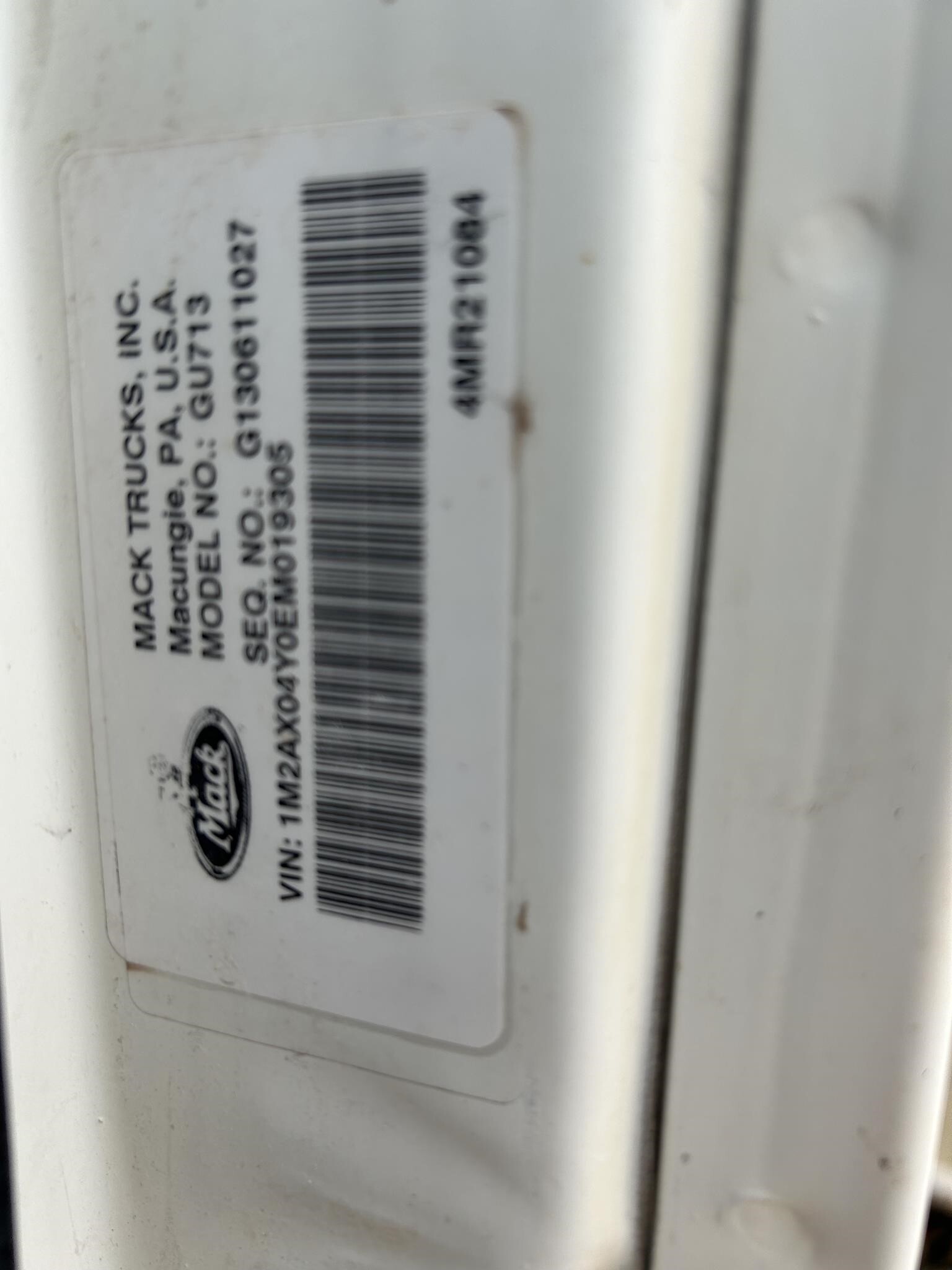 2014 Mack GU713 Semi Trucks/Trailer