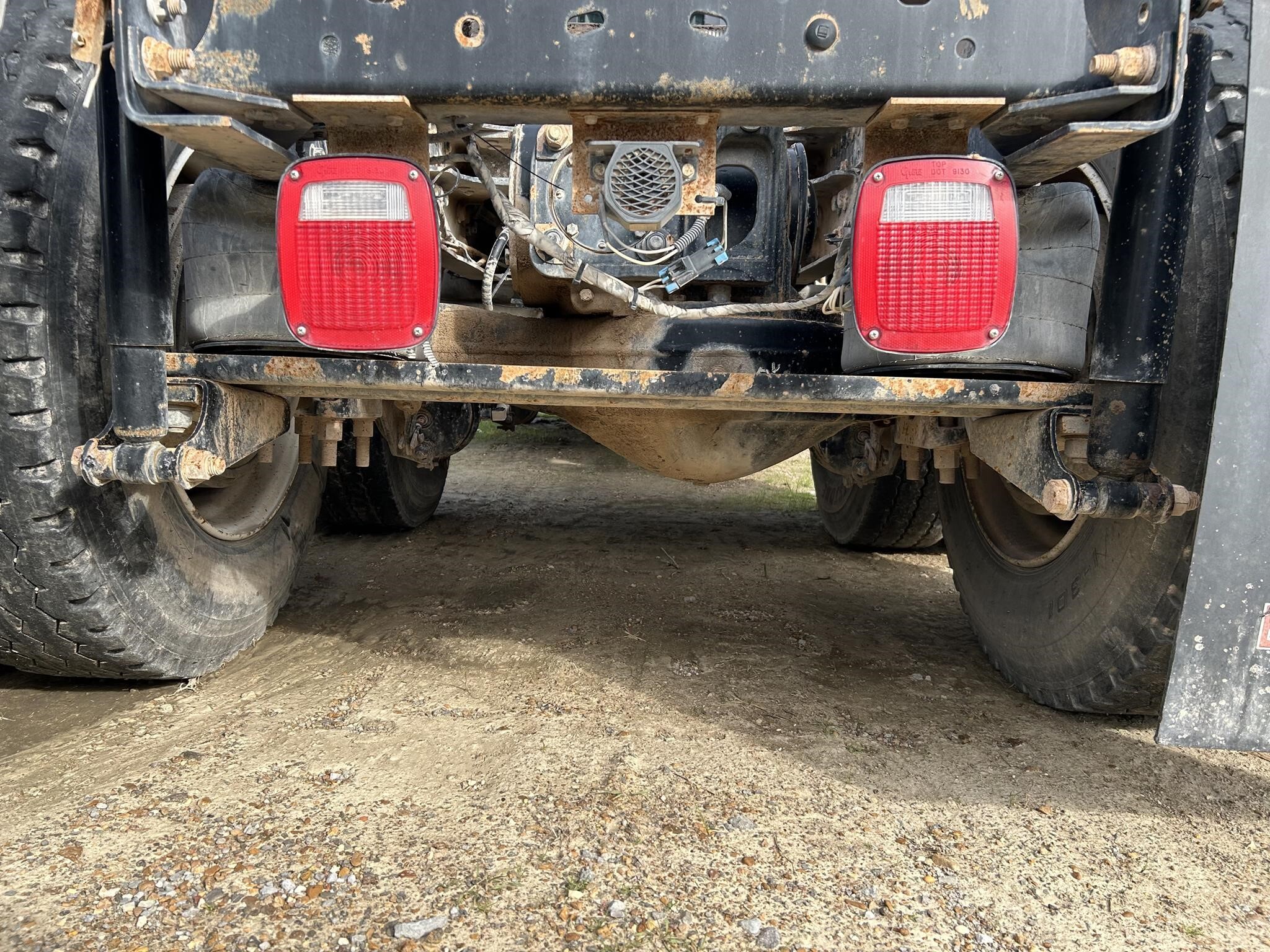 2014 Mack GU713 Semi Trucks/Trailer