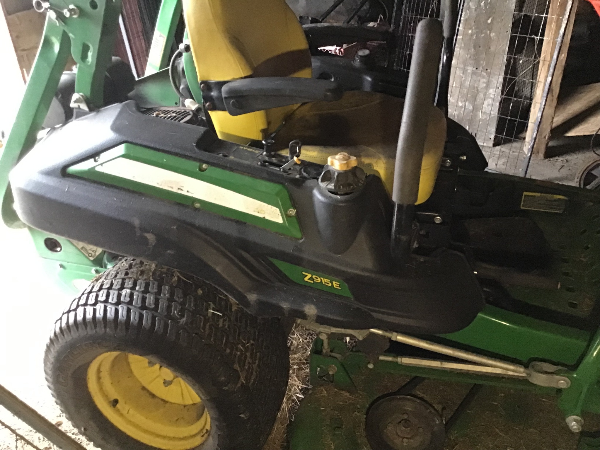 2018 John Deere Z915E Lawn Mower