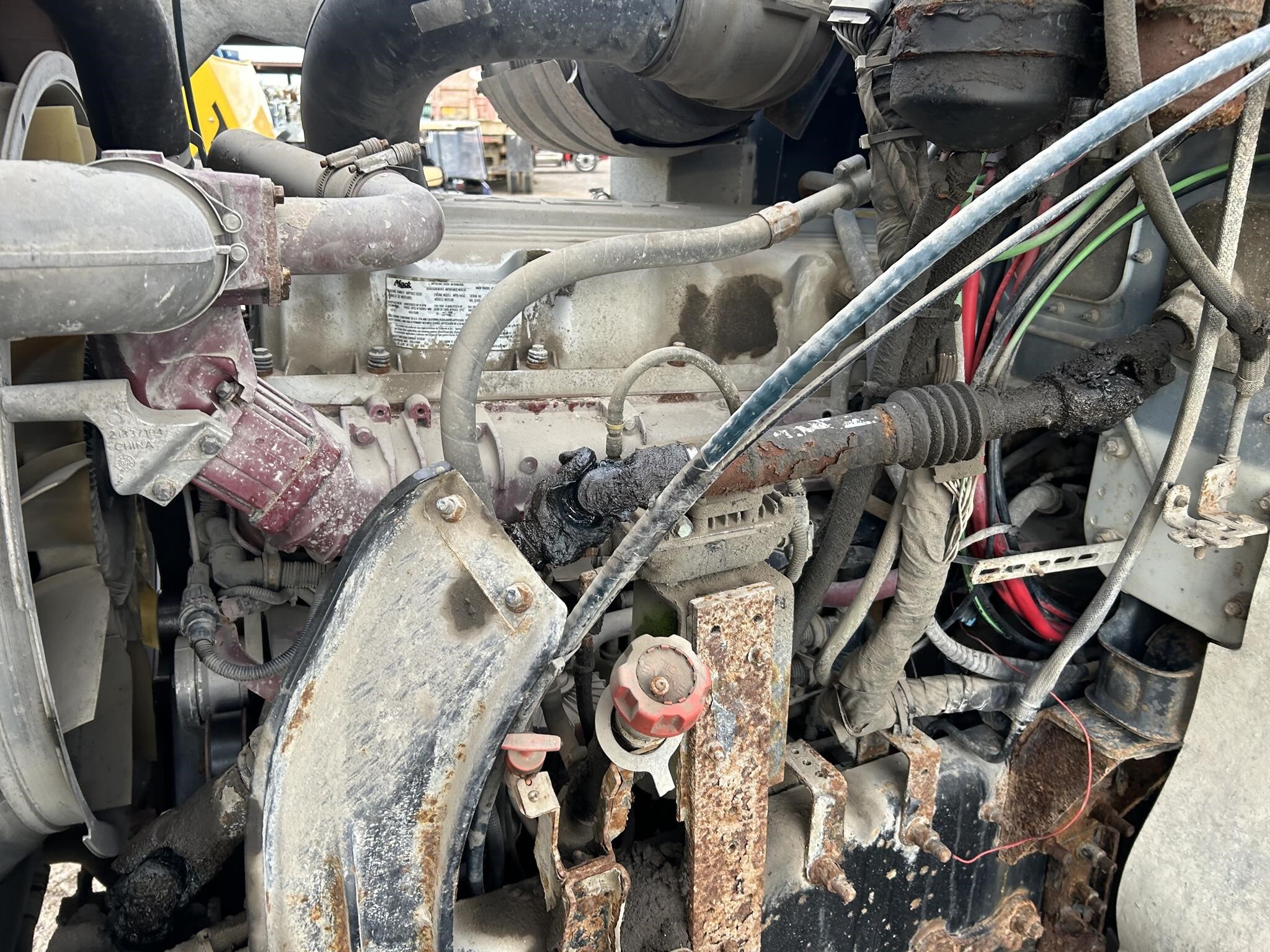 2011 Mack Pinnacle CHU613 Semi Trucks/Trailer