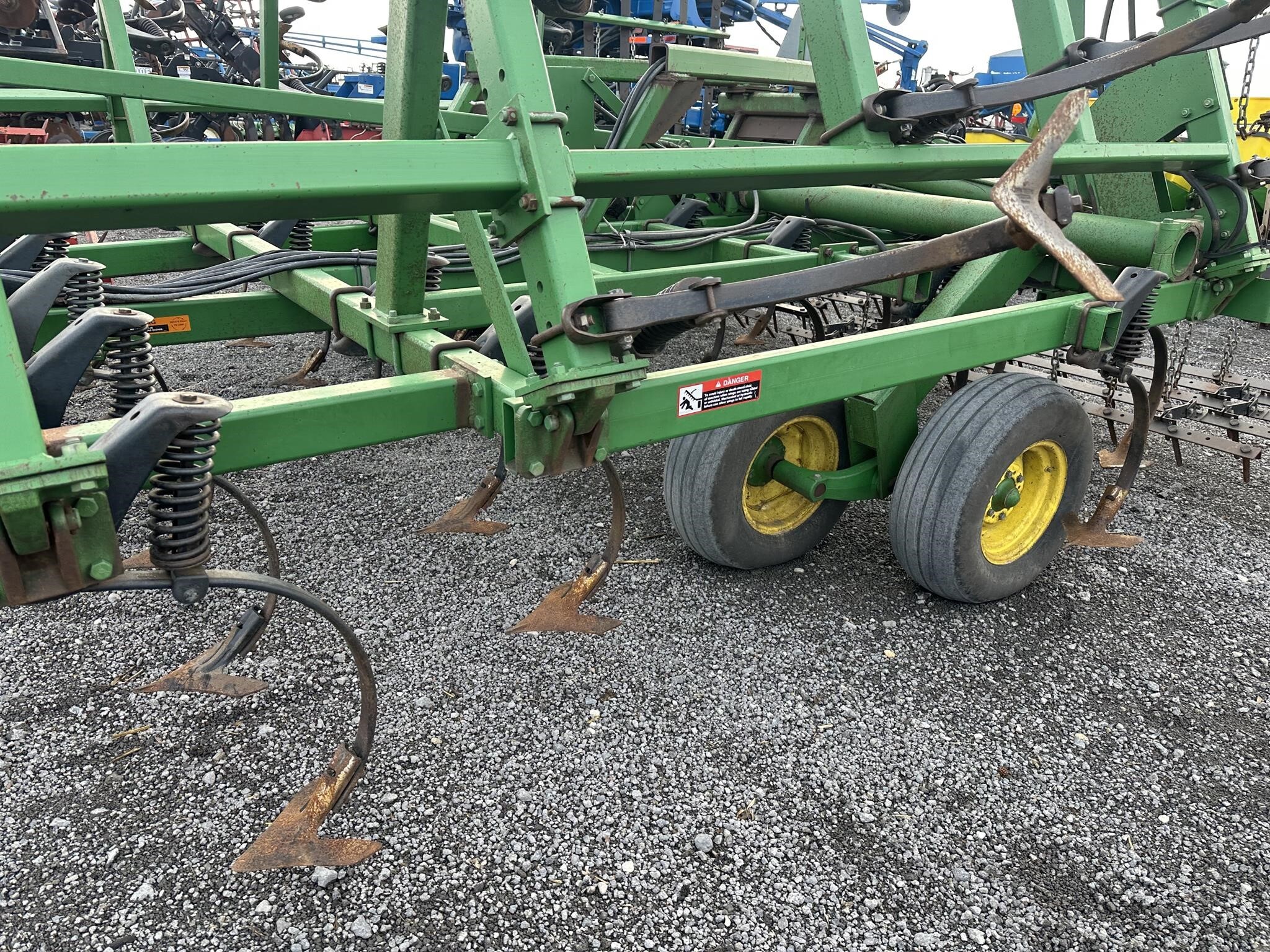  John Deere 980 Field Cultivator