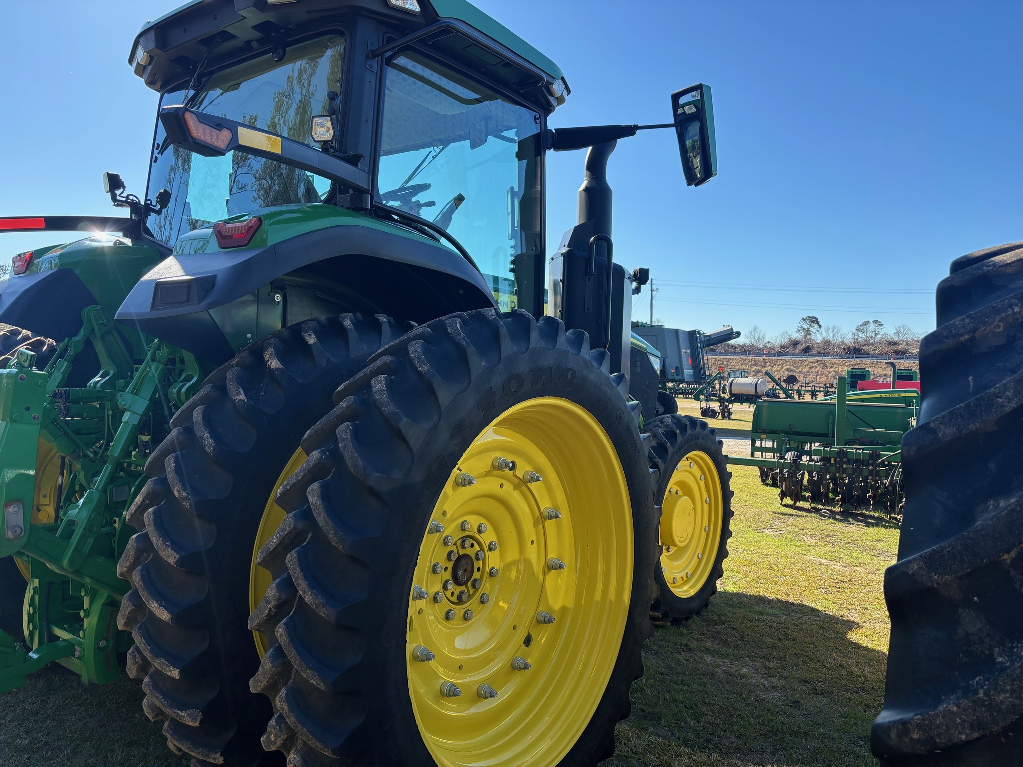 2023 John Deere 7R 210 Tractor