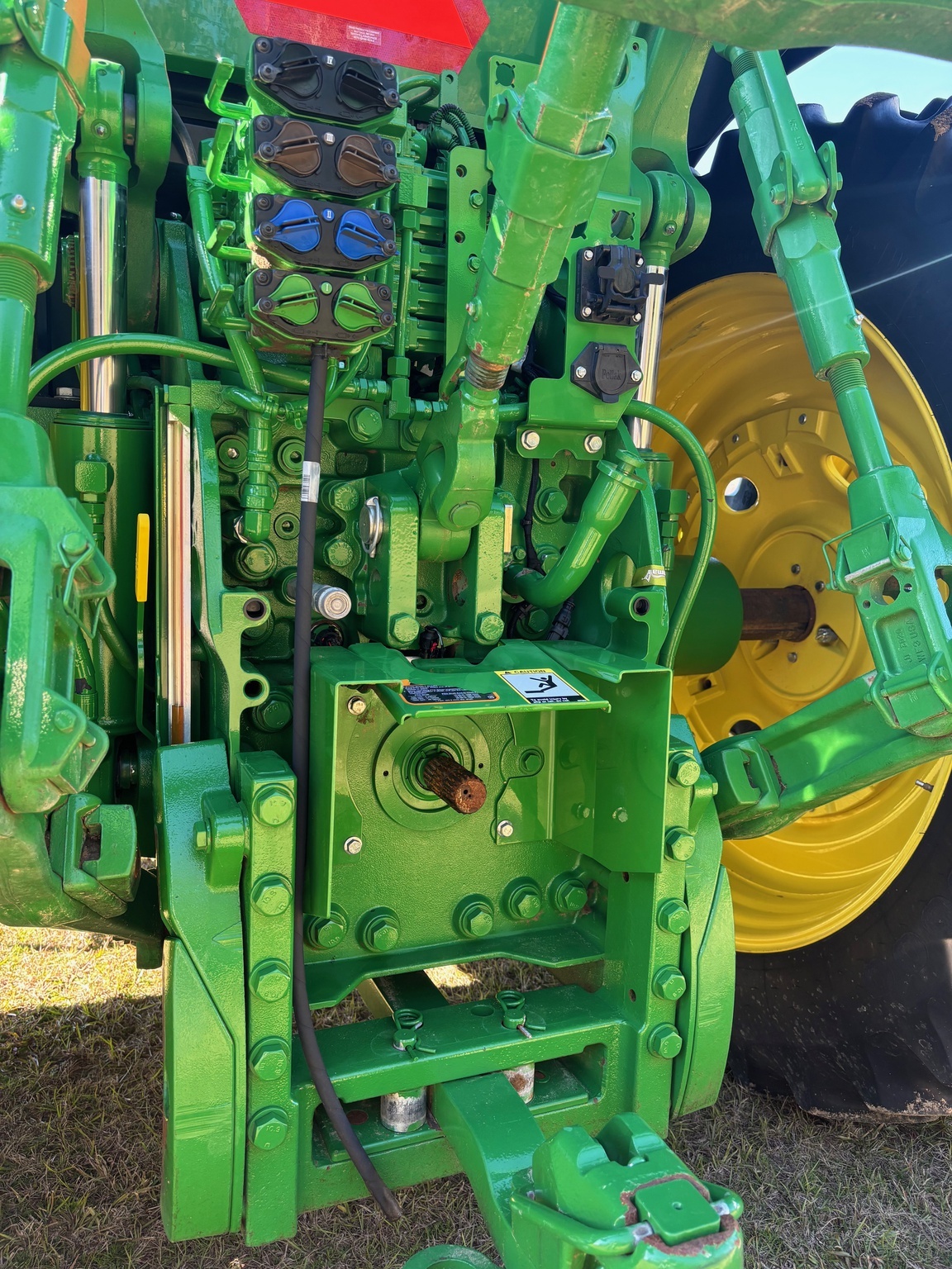 2023 John Deere 7R 210 Tractor