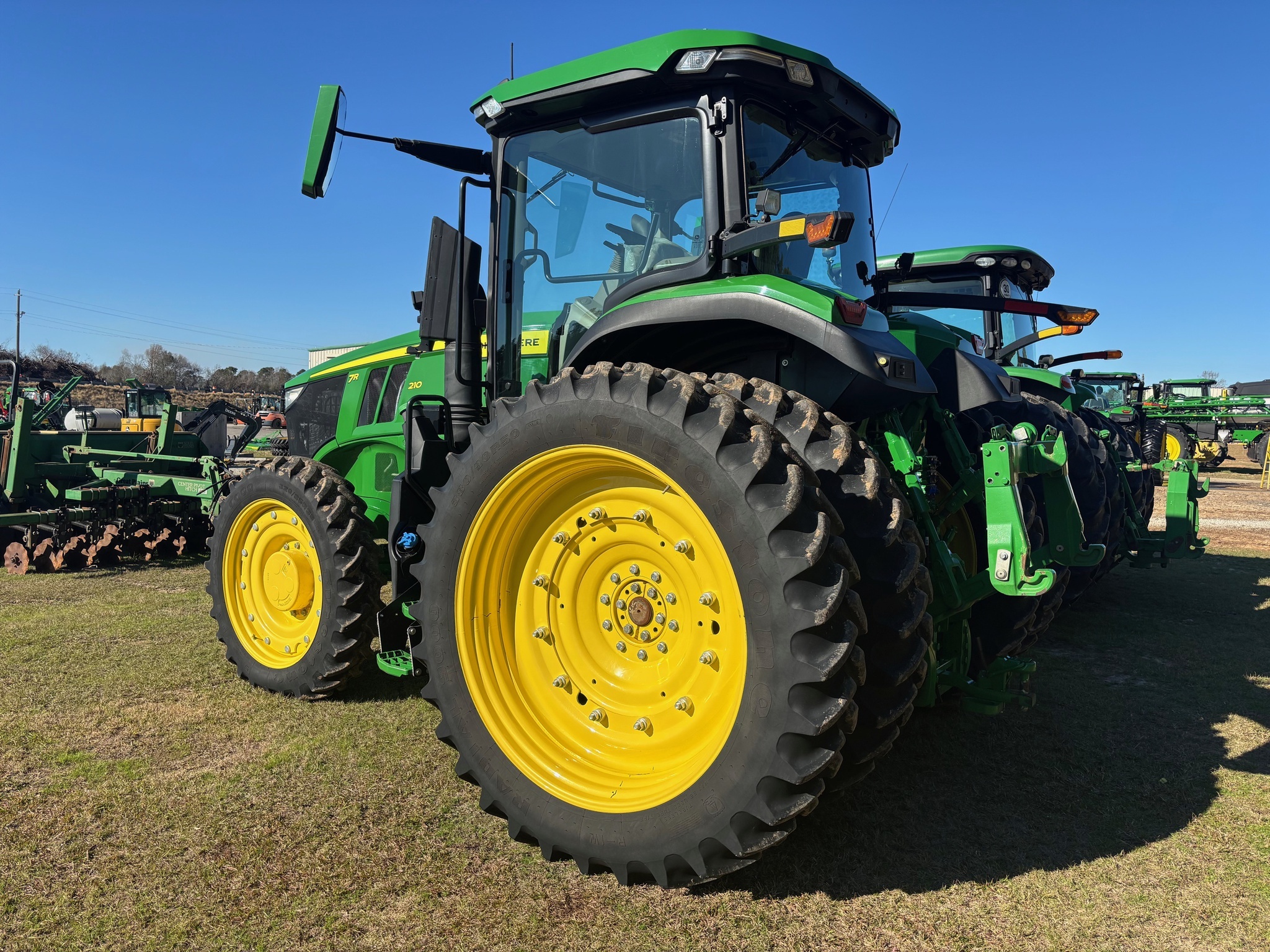 2023 John Deere 7R 210 Tractor