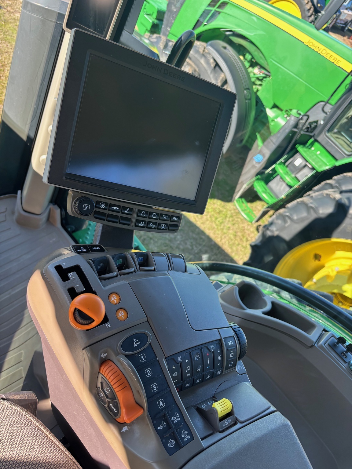 2023 John Deere 7R 210 Tractor