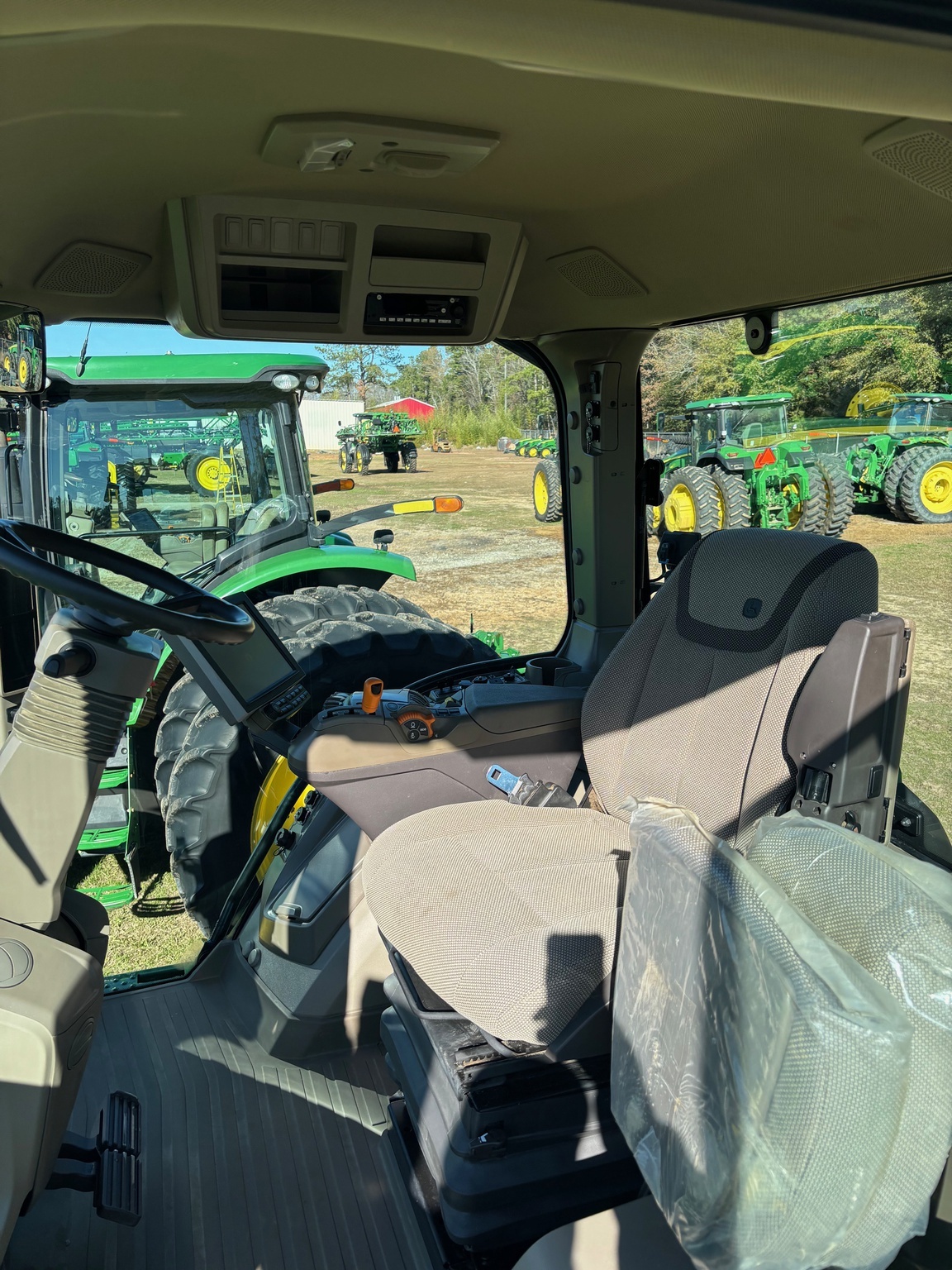 2023 John Deere 7R 210 Tractor