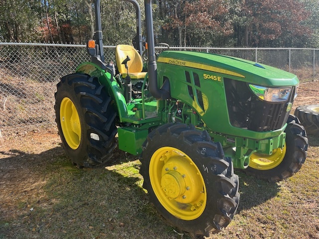 2022 John Deere 5045E Tractor