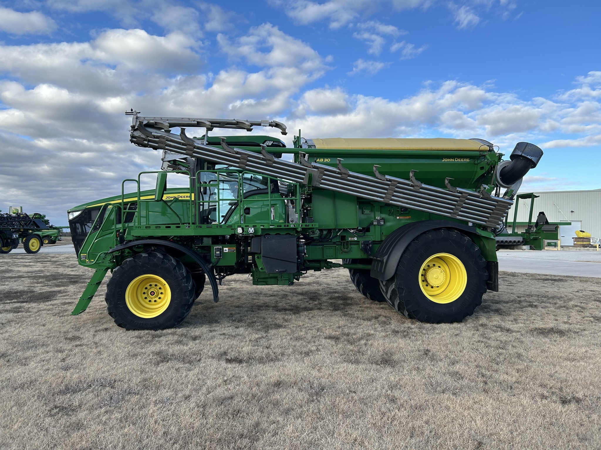 2022 John Deere 800R Self-Propelled Fertilizer Spreader