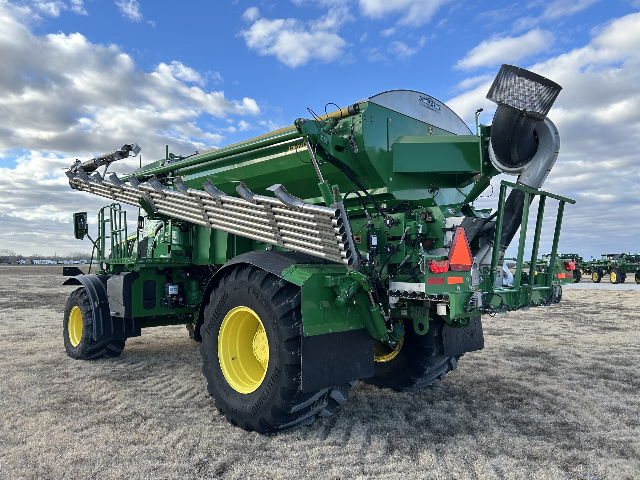 2022 John Deere 800R Self-Propelled Fertilizer Spreader