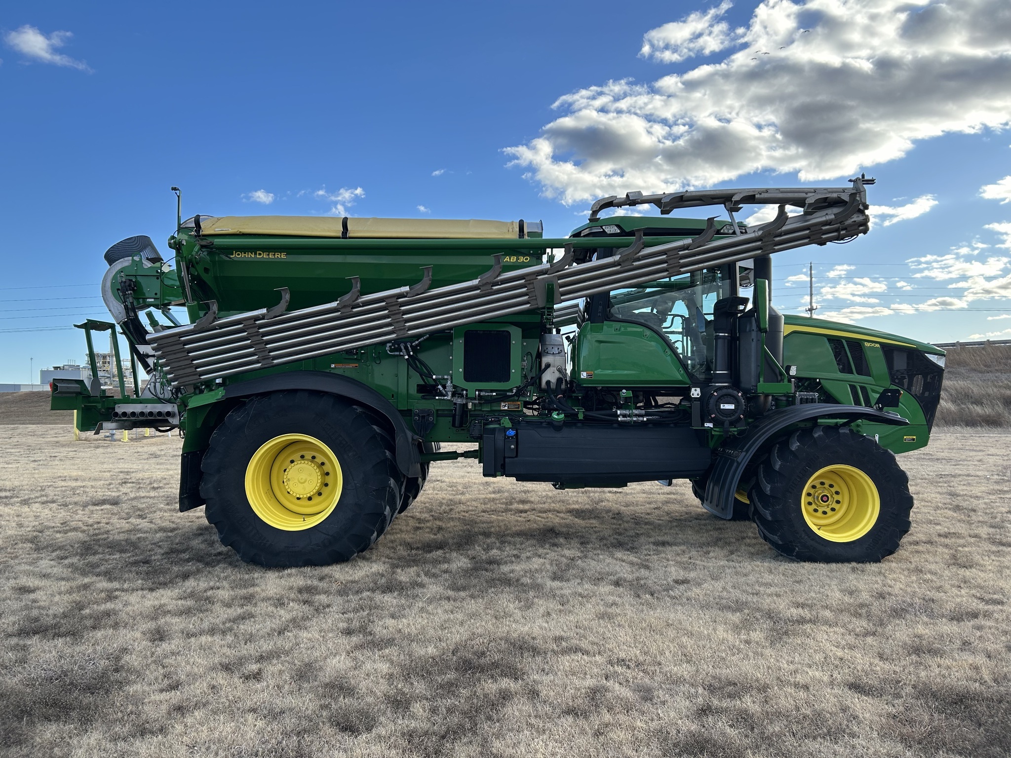 2022 John Deere 800R Self-Propelled Fertilizer Spreader