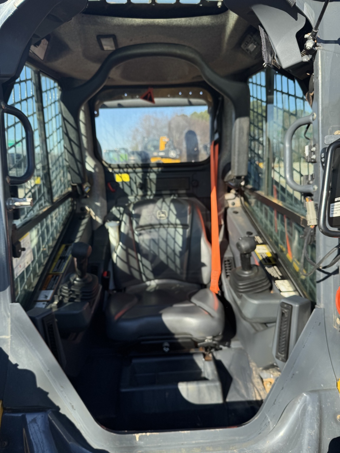 2022 Deere 325G Skid Steer