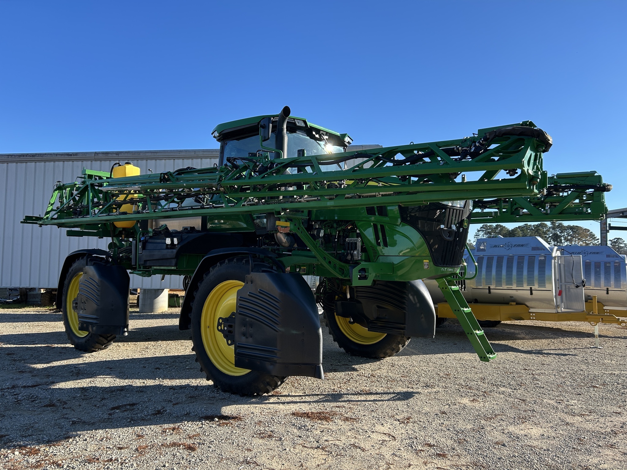 2024 John Deere 408R Self-Propelled Sprayer