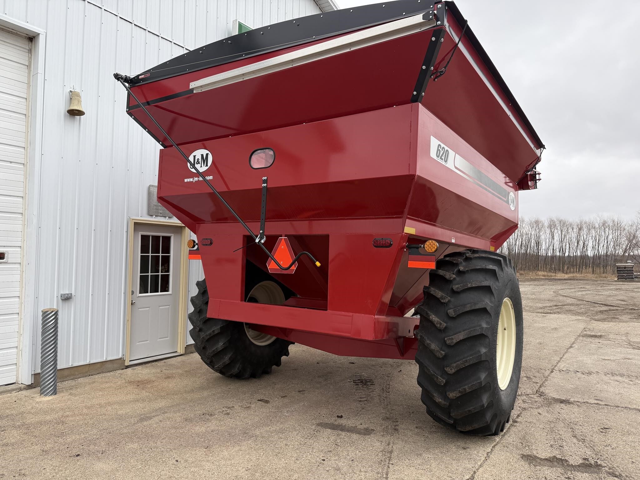 2020 J&M 620-14 Grain Cart