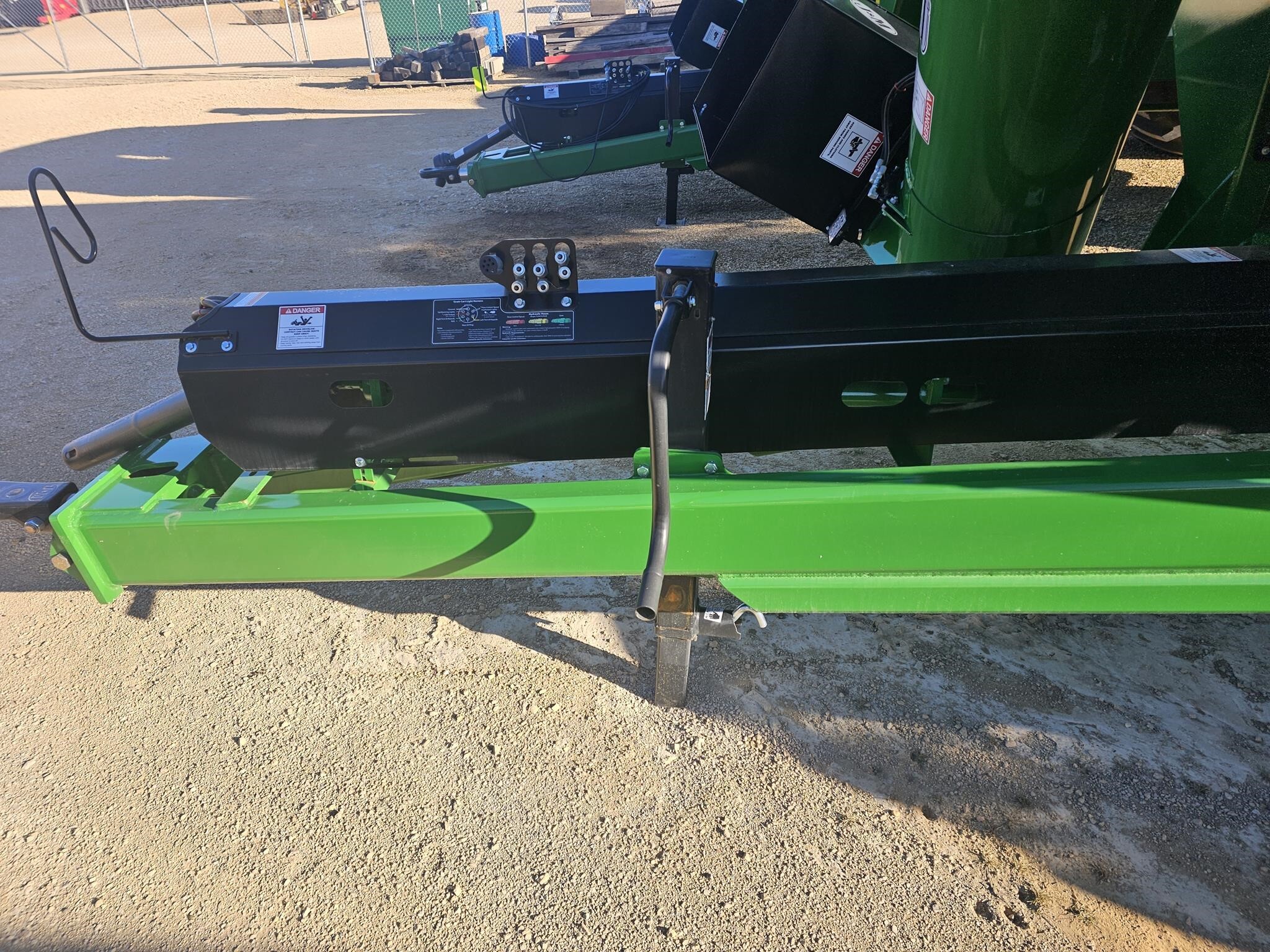 2026 J&M 1312-20S Grain Cart