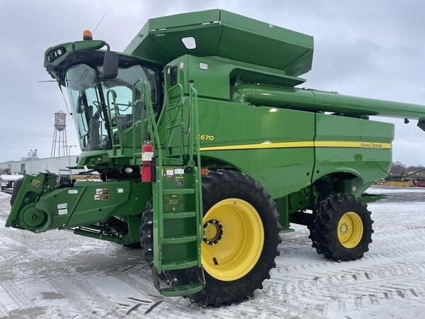 Used Combines for Sale - 4989 Listings | Machinery Pete