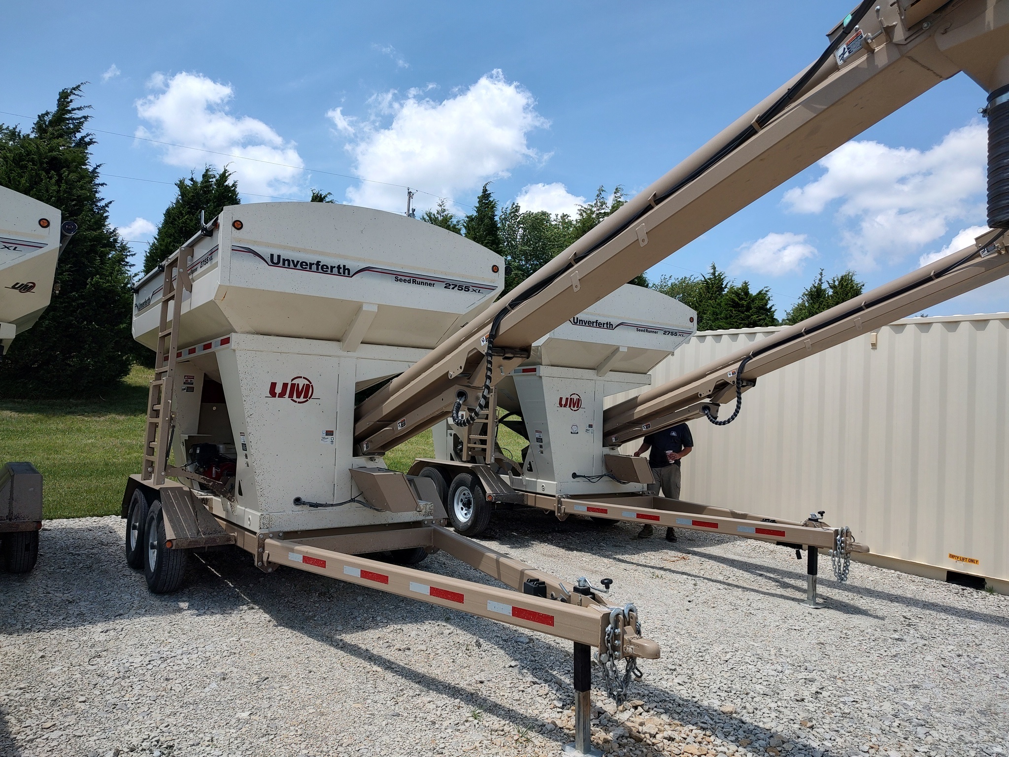 2022 Unverferth 2755XL Seed Tender