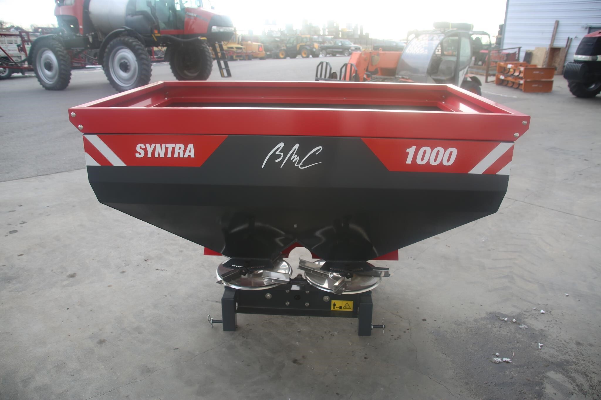 2025 BMC SYNTRA 1000 Pull-Type Fertilizer Spreader