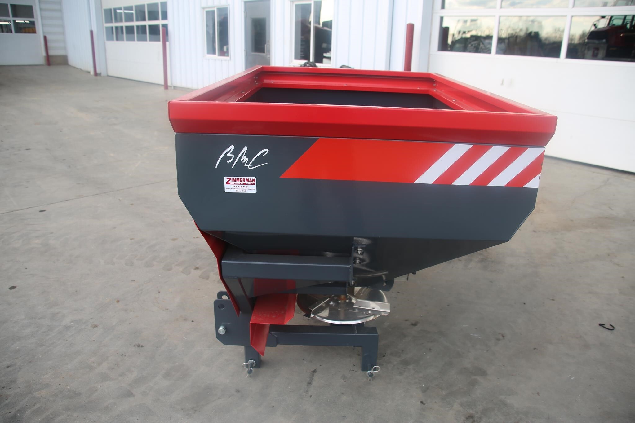2025 BMC SYNTRA 1000 Pull-Type Fertilizer Spreader