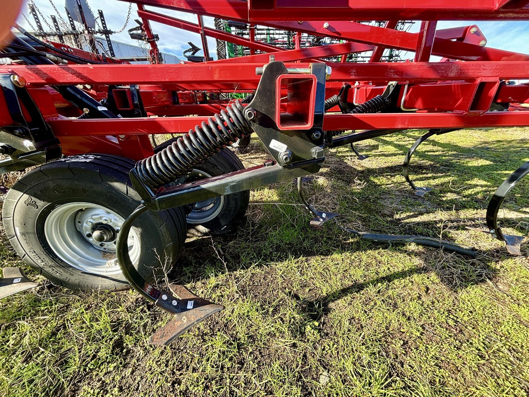 2023 Case IH Tiger-Mate 255 Field Cultivator