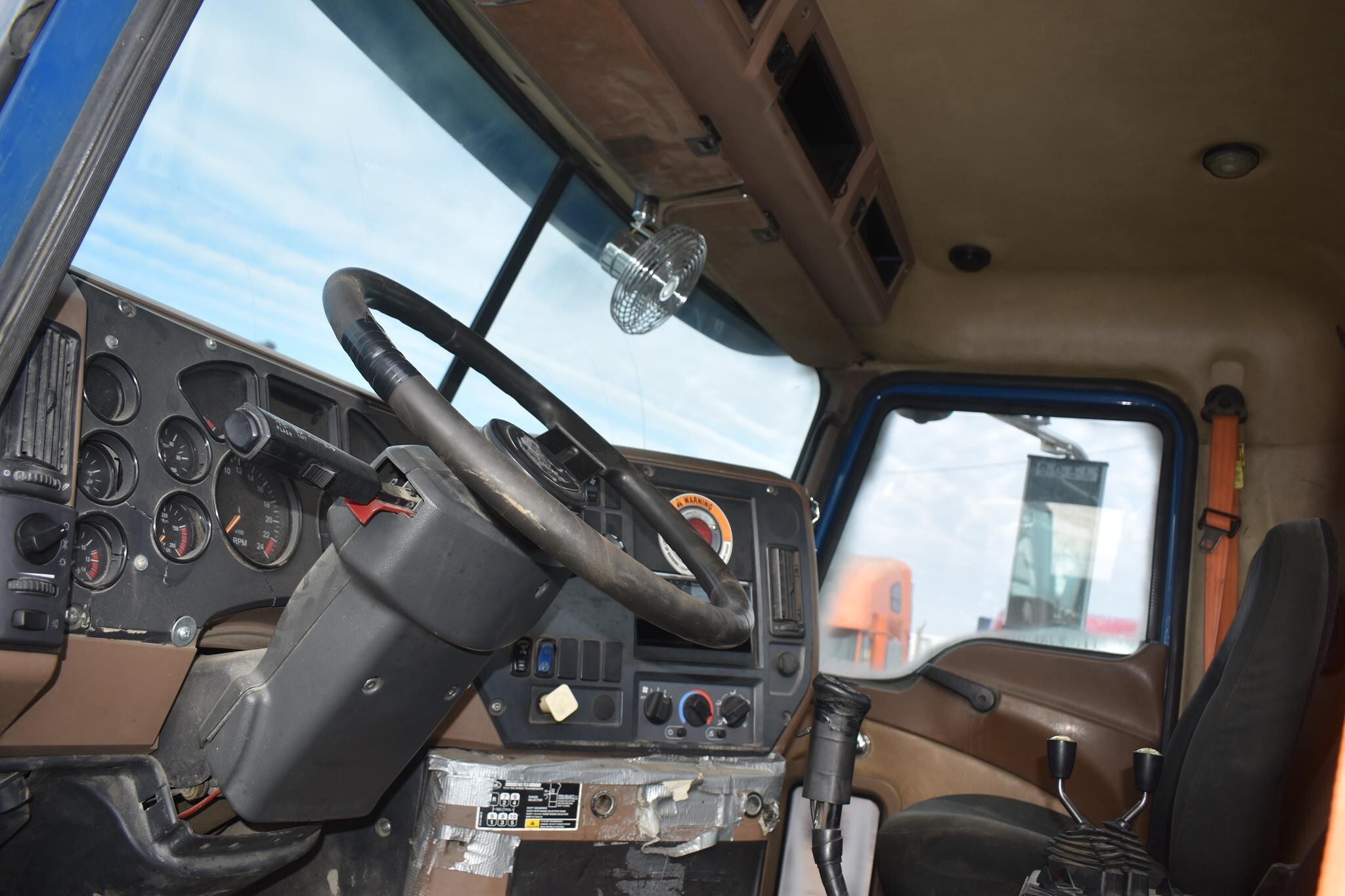 2008 Mack GRANITE GU813 Semi Trucks/Trailer