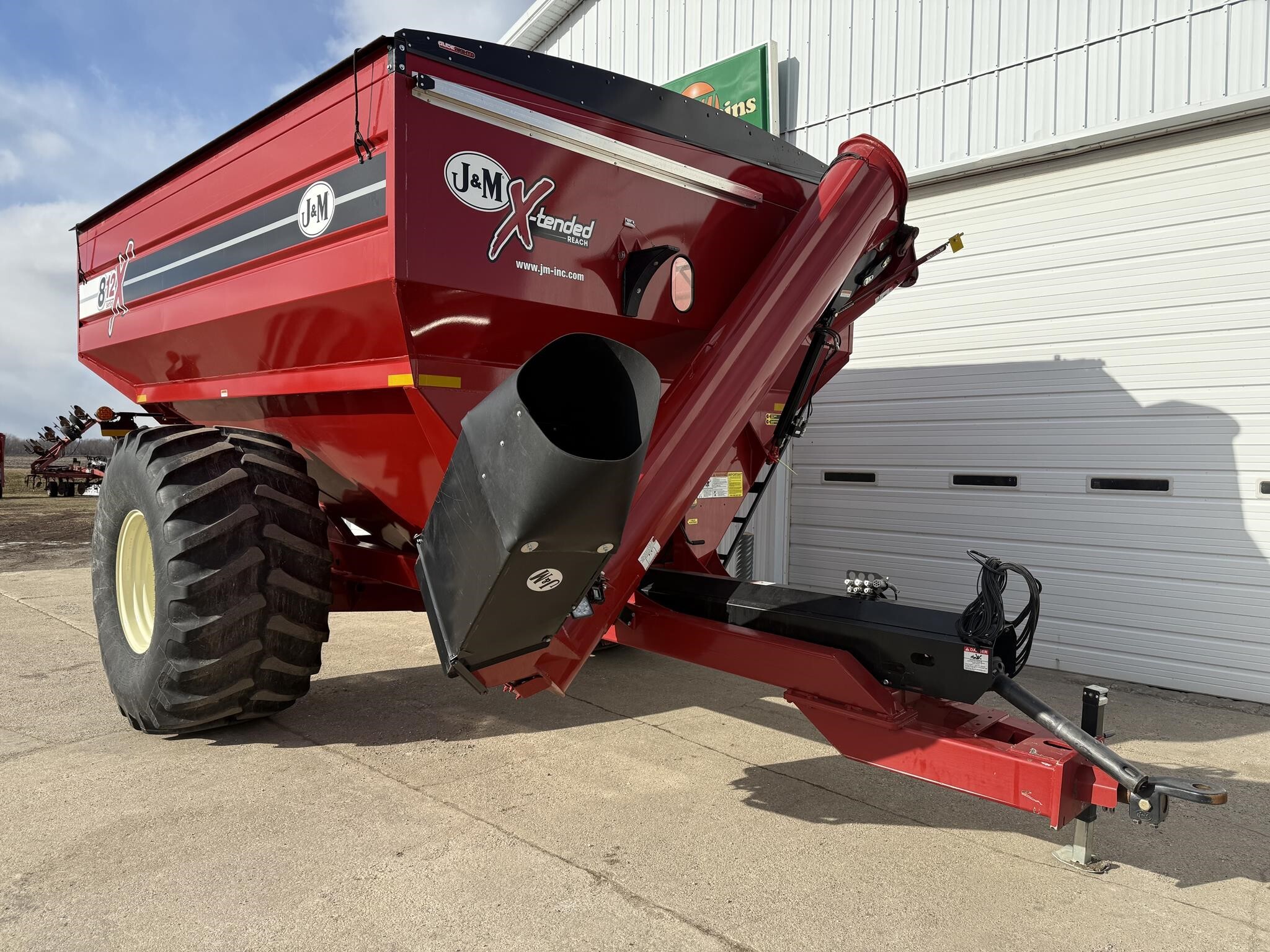 2019 J&M 812-18 Grain Cart