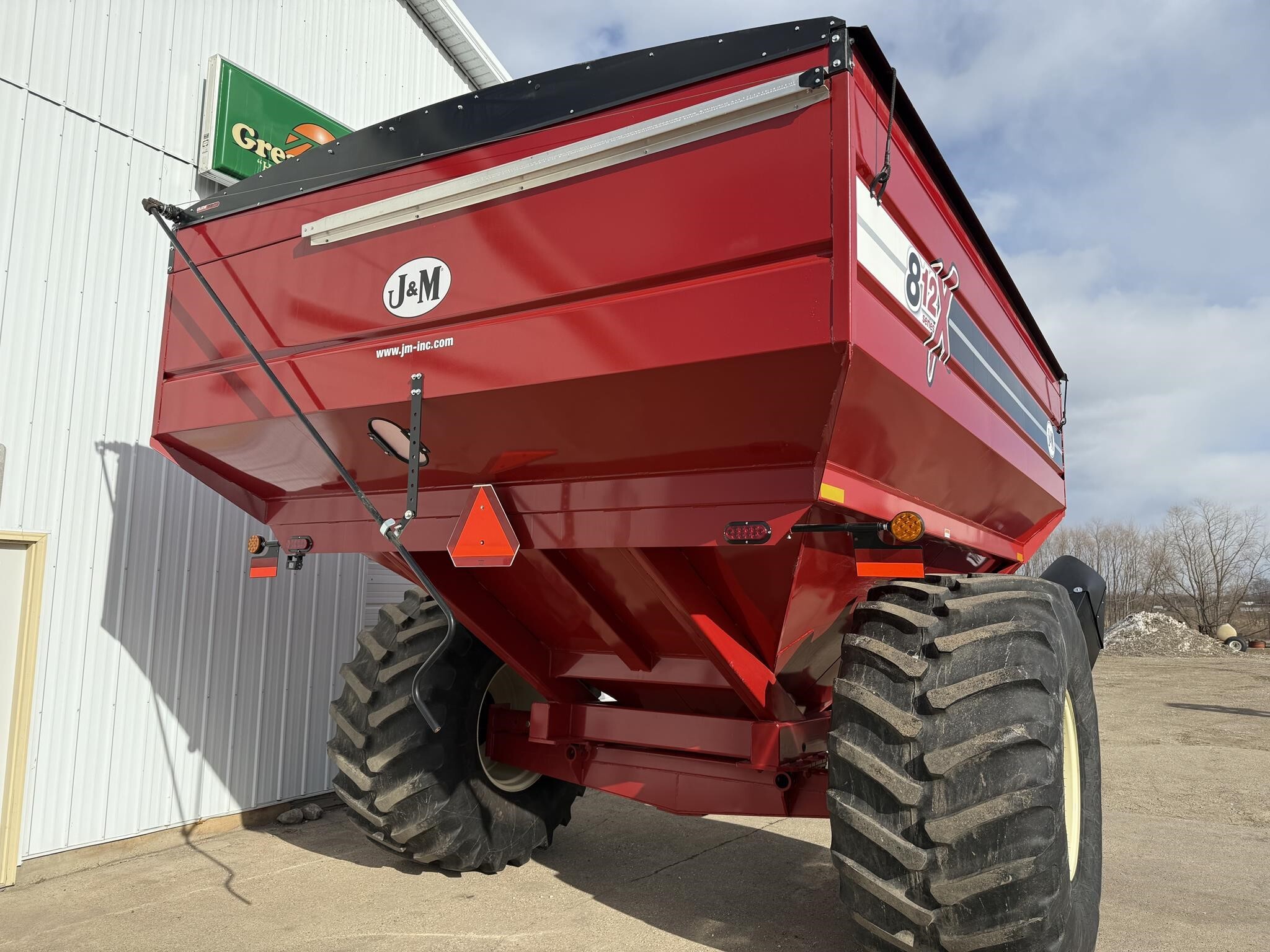 2019 J&M 812-18 Grain Cart