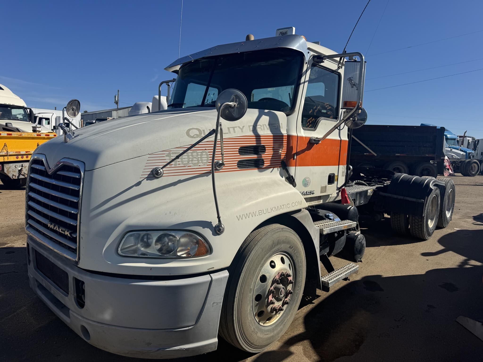 2017 Mack PINNACLE CXU613 Semi Trucks/Trailer