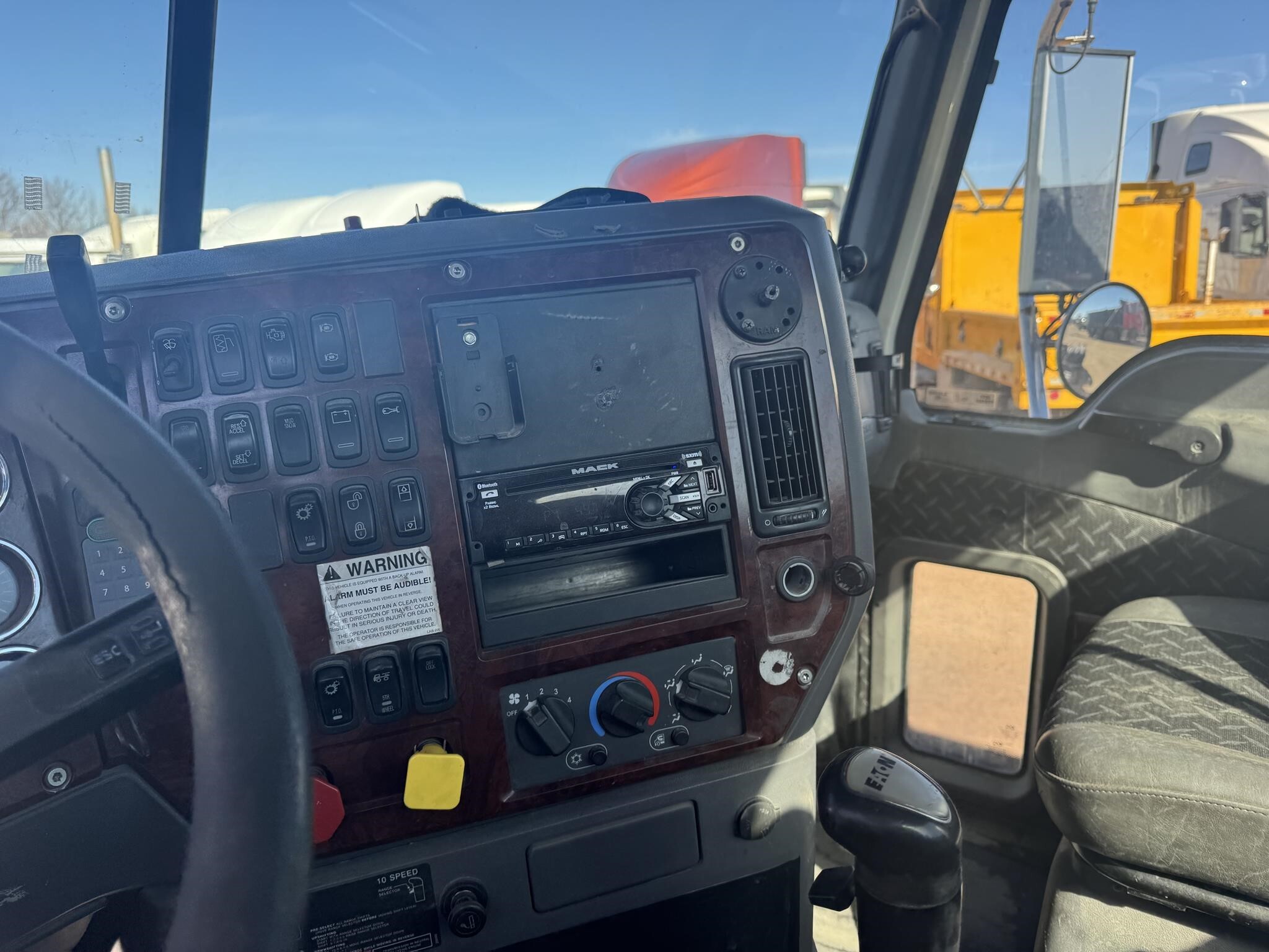 2017 Mack PINNACLE CXU613 Semi Trucks/Trailer