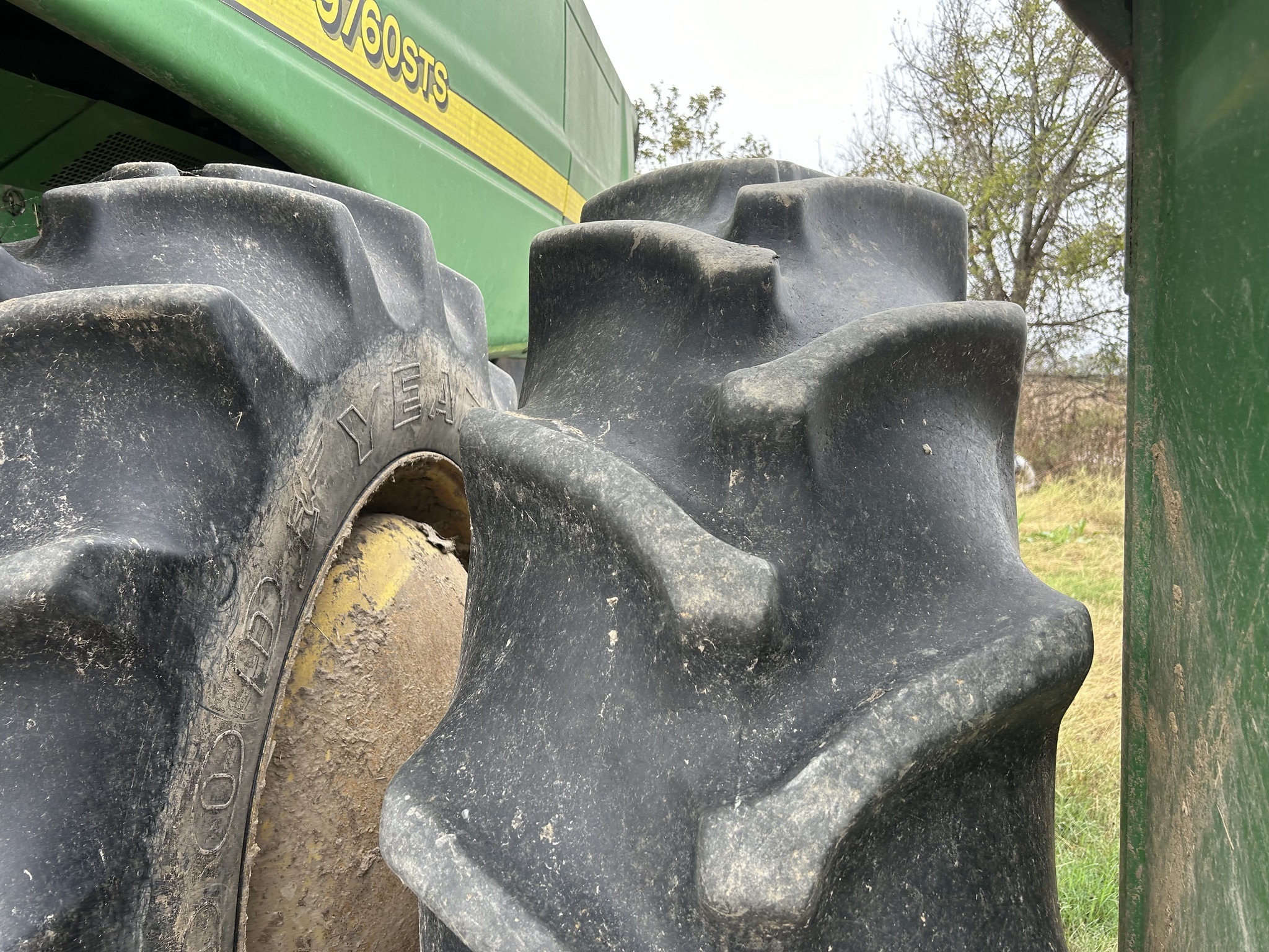 2005 John Deere 9760 STS Combine