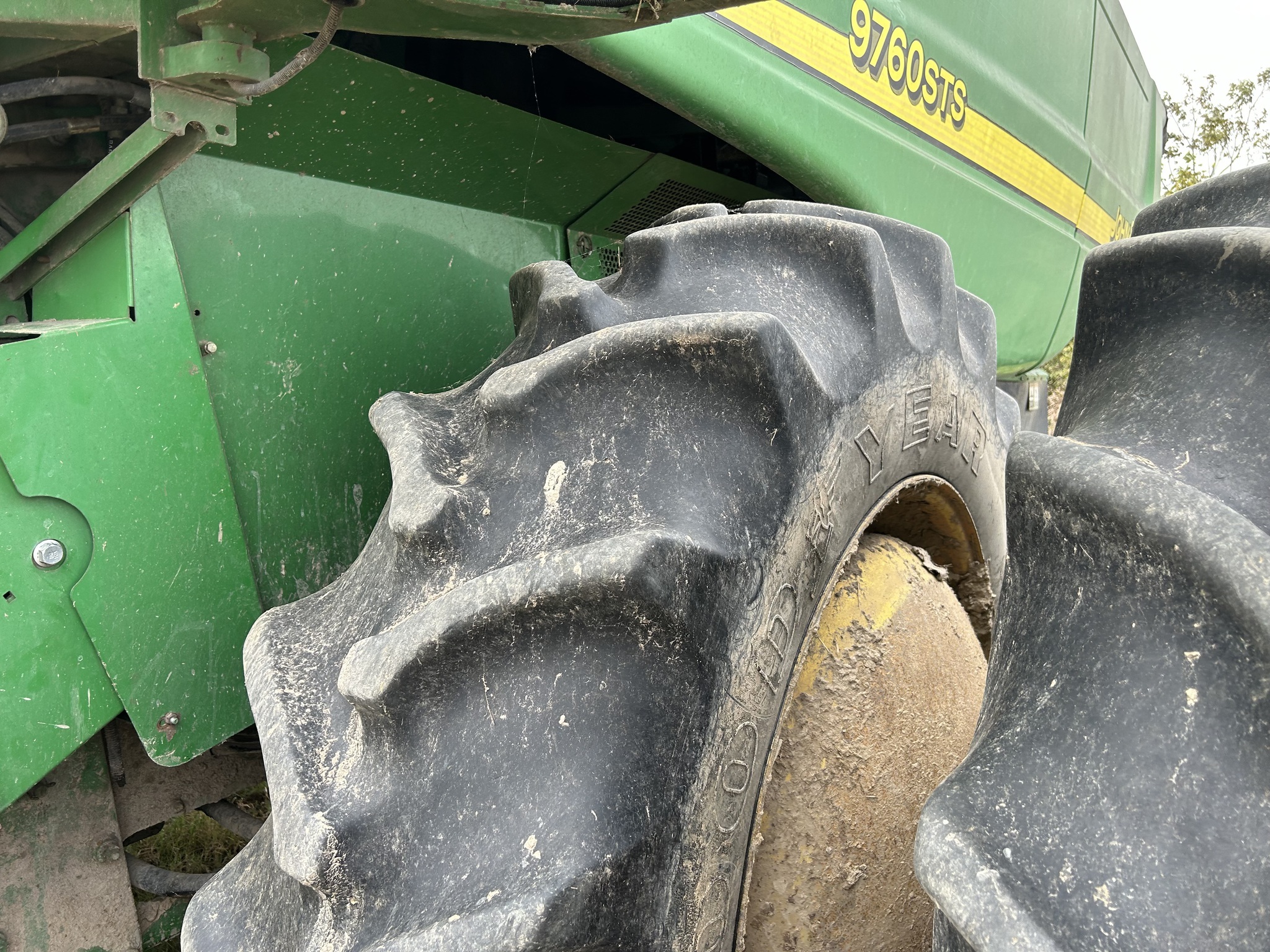 2005 John Deere 9760 STS Combine