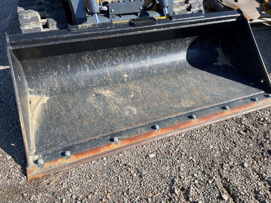  John Deere C78 CONSTRUCTION BUCKET Loader and Skid Steer Attachment