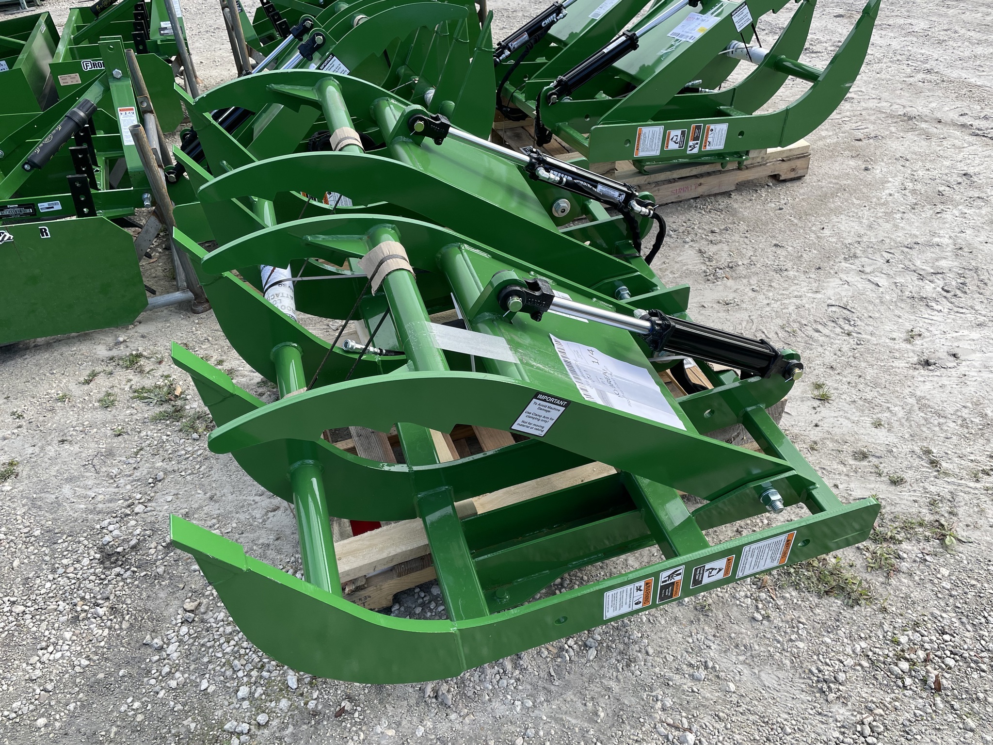 2025 Frontier AV20E Loader and Skid Steer Attachment