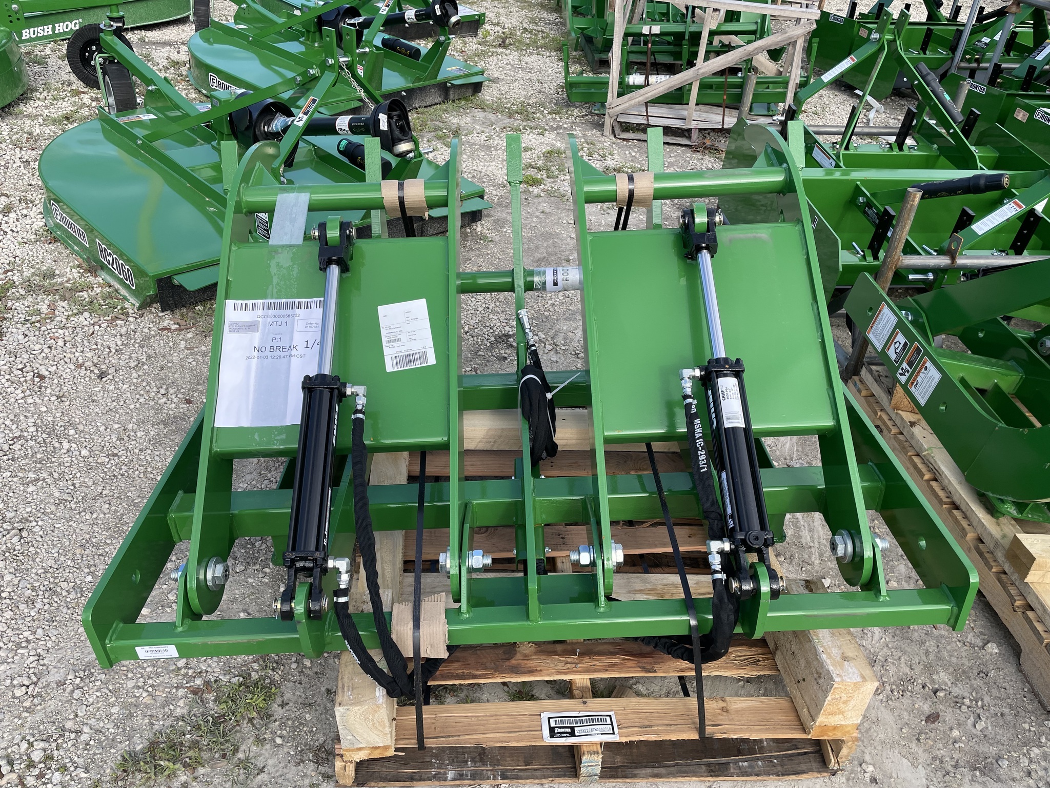 2025 Frontier AV20E Loader and Skid Steer Attachment