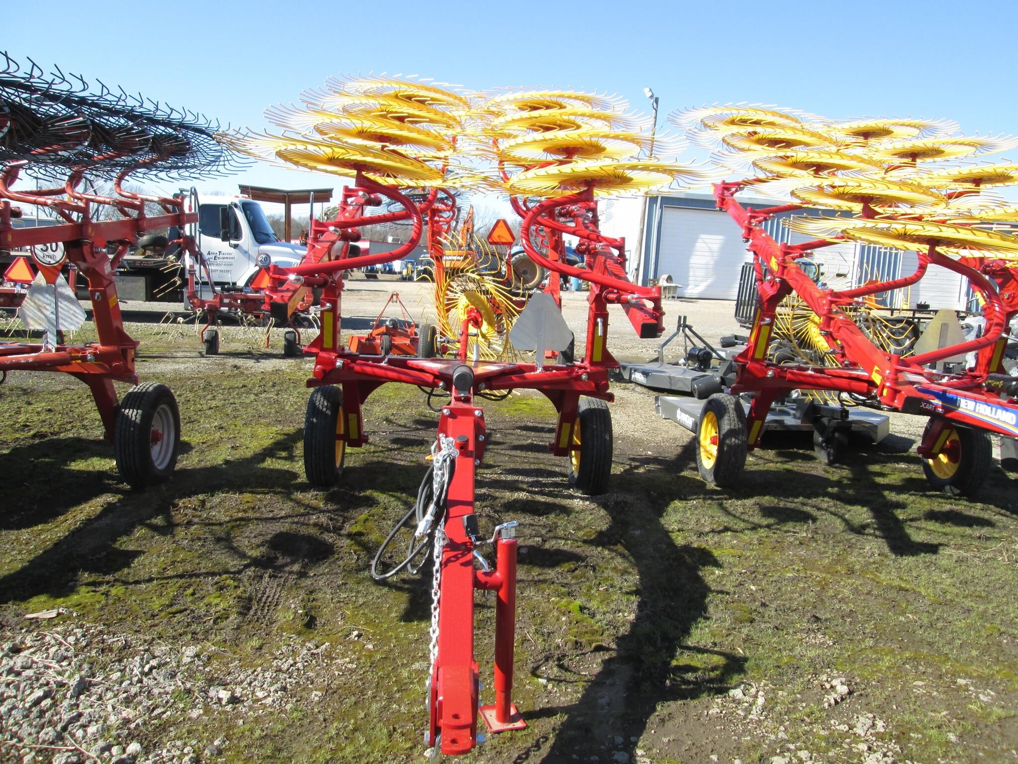 2025 New Holland 819 Rake