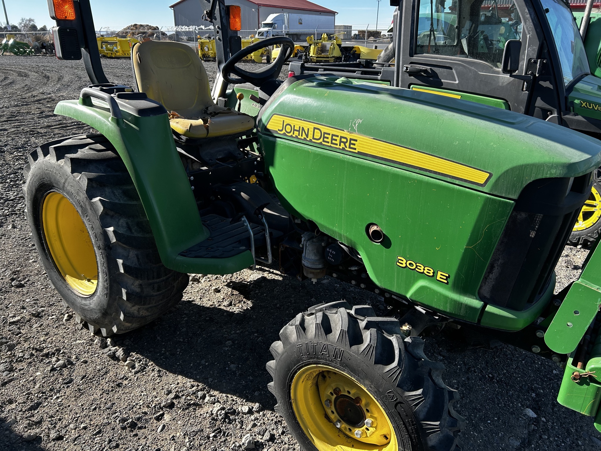 2015 John Deere 3038E Tractor